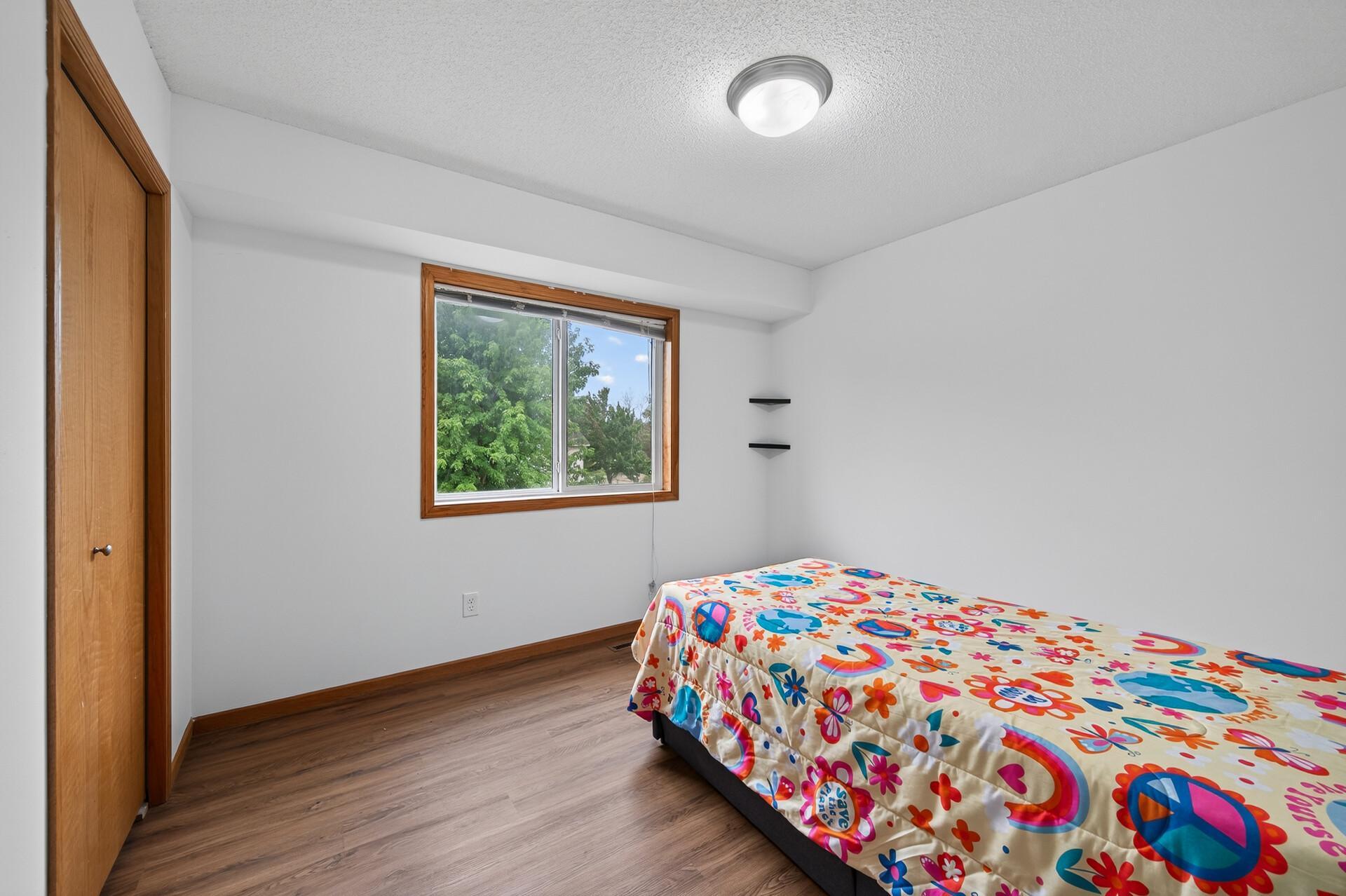 5040 Edinburgh Way Property Photo 17