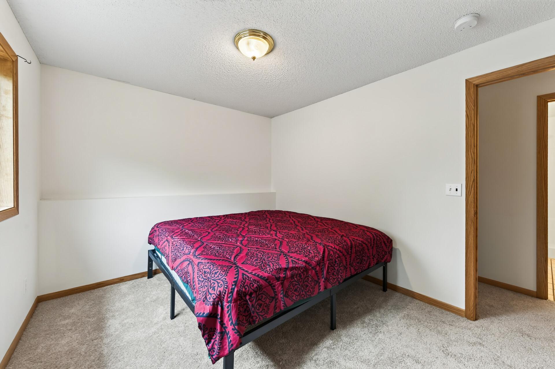 5040 Edinburgh Way Property Photo 20