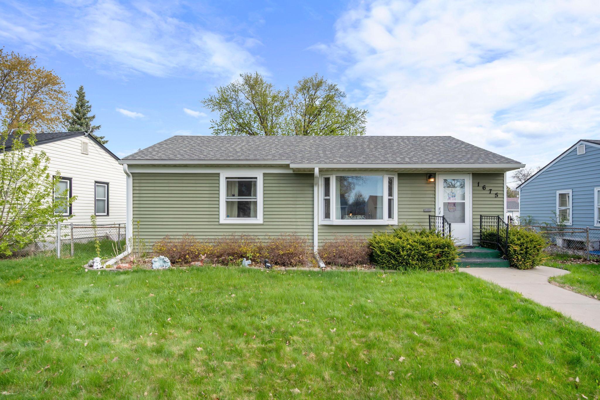 1675 Iowa Avenue E Property Photo 3