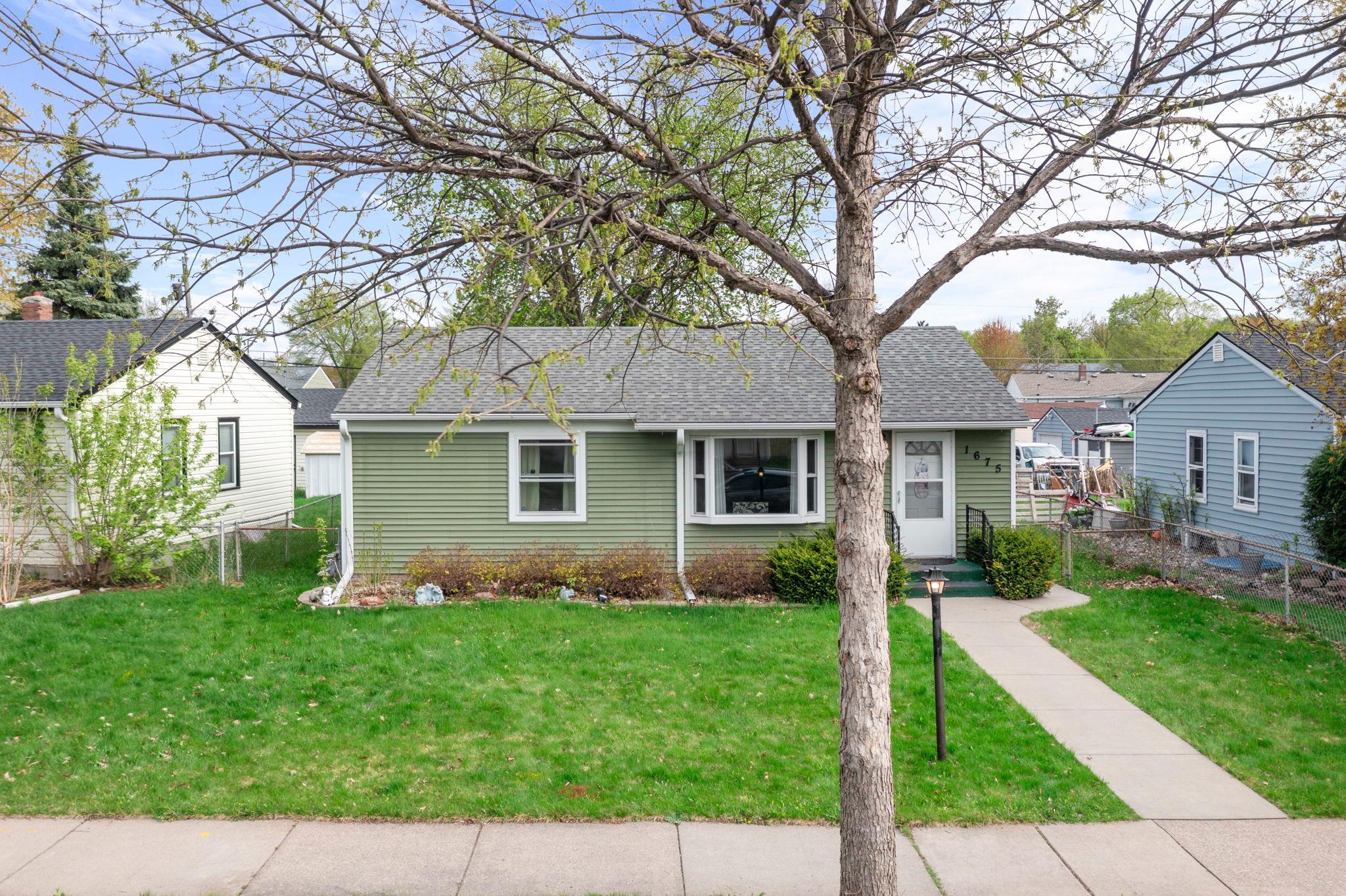 1675 Iowa Avenue E Property Photo 5