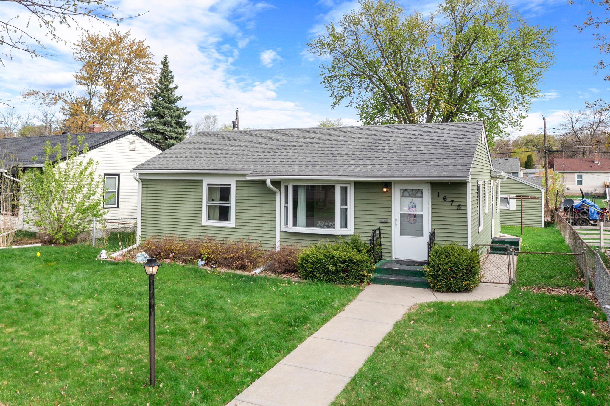 1675 Iowa Avenue E Property Photo 6
