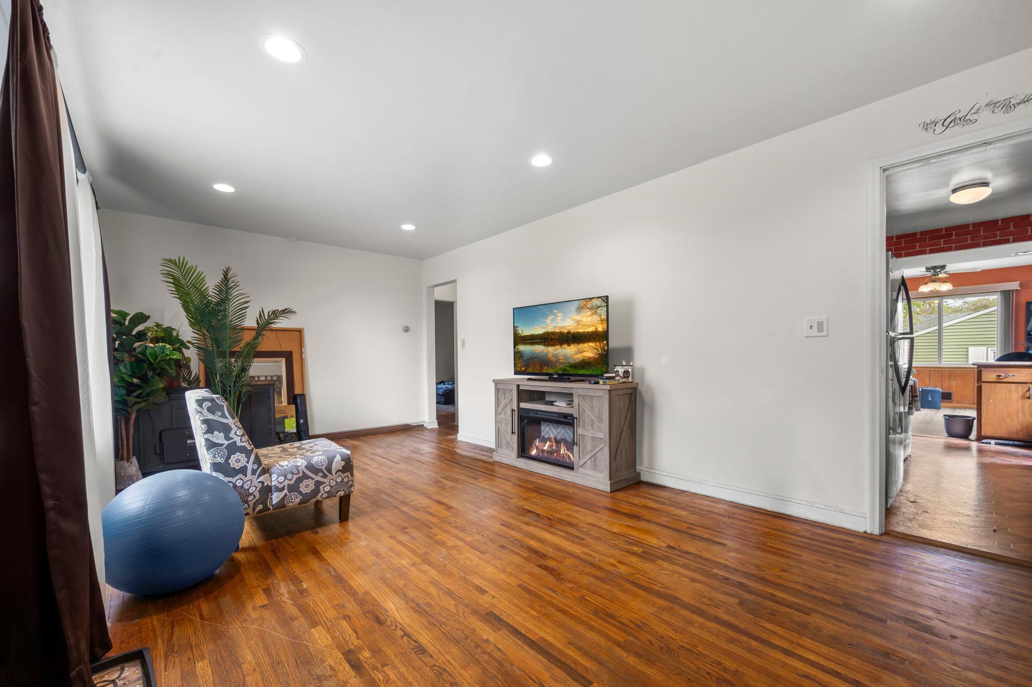 1675 Iowa Avenue E Property Photo 9