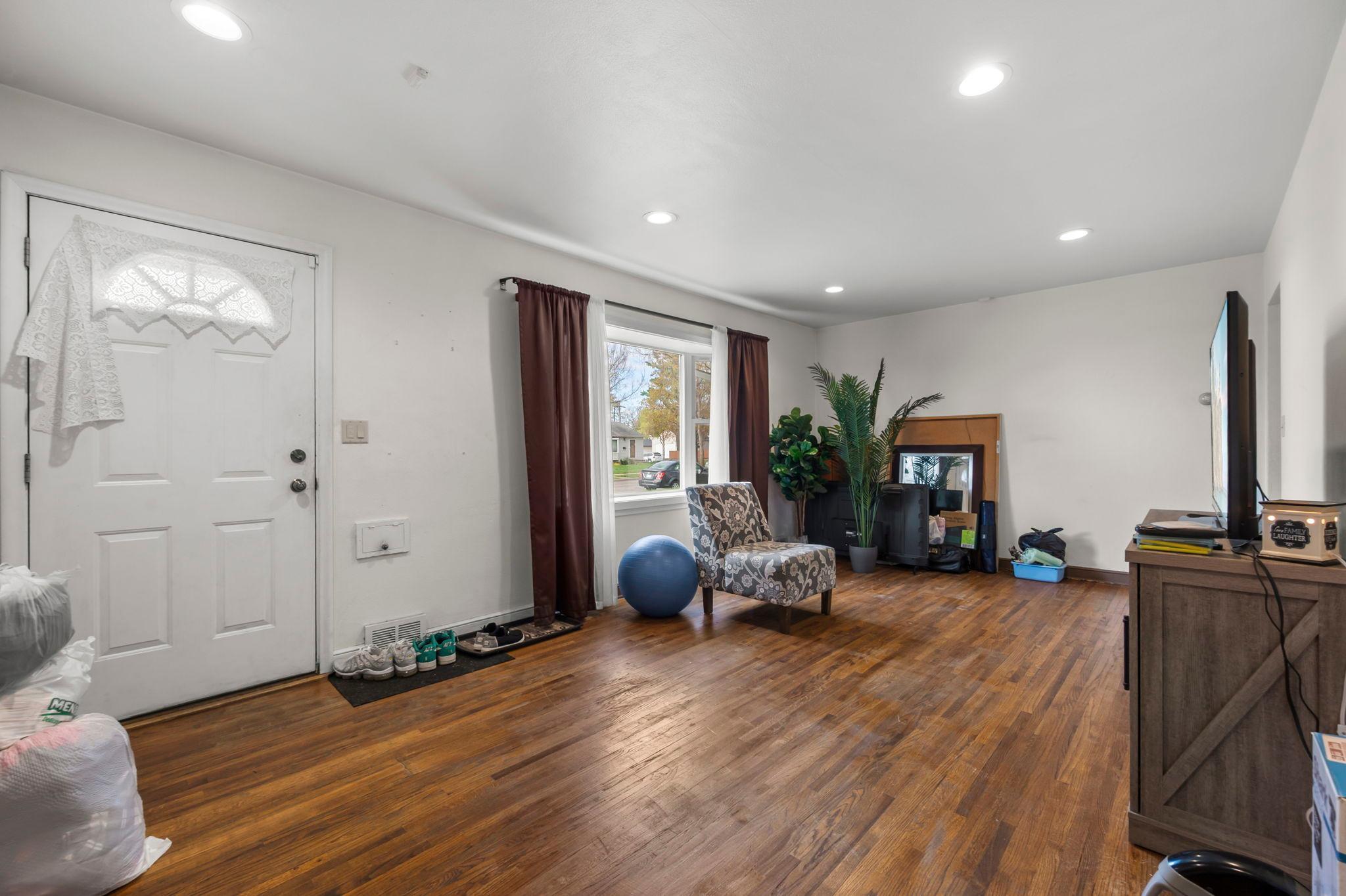 1675 Iowa Avenue E Property Photo 10