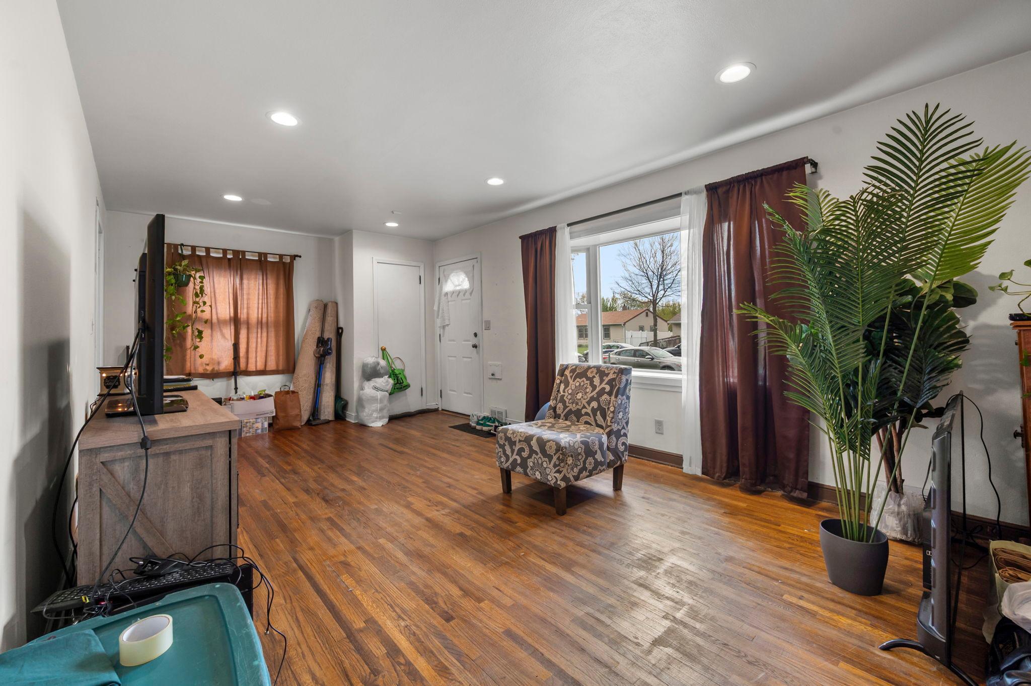 1675 Iowa Avenue E Property Photo 11