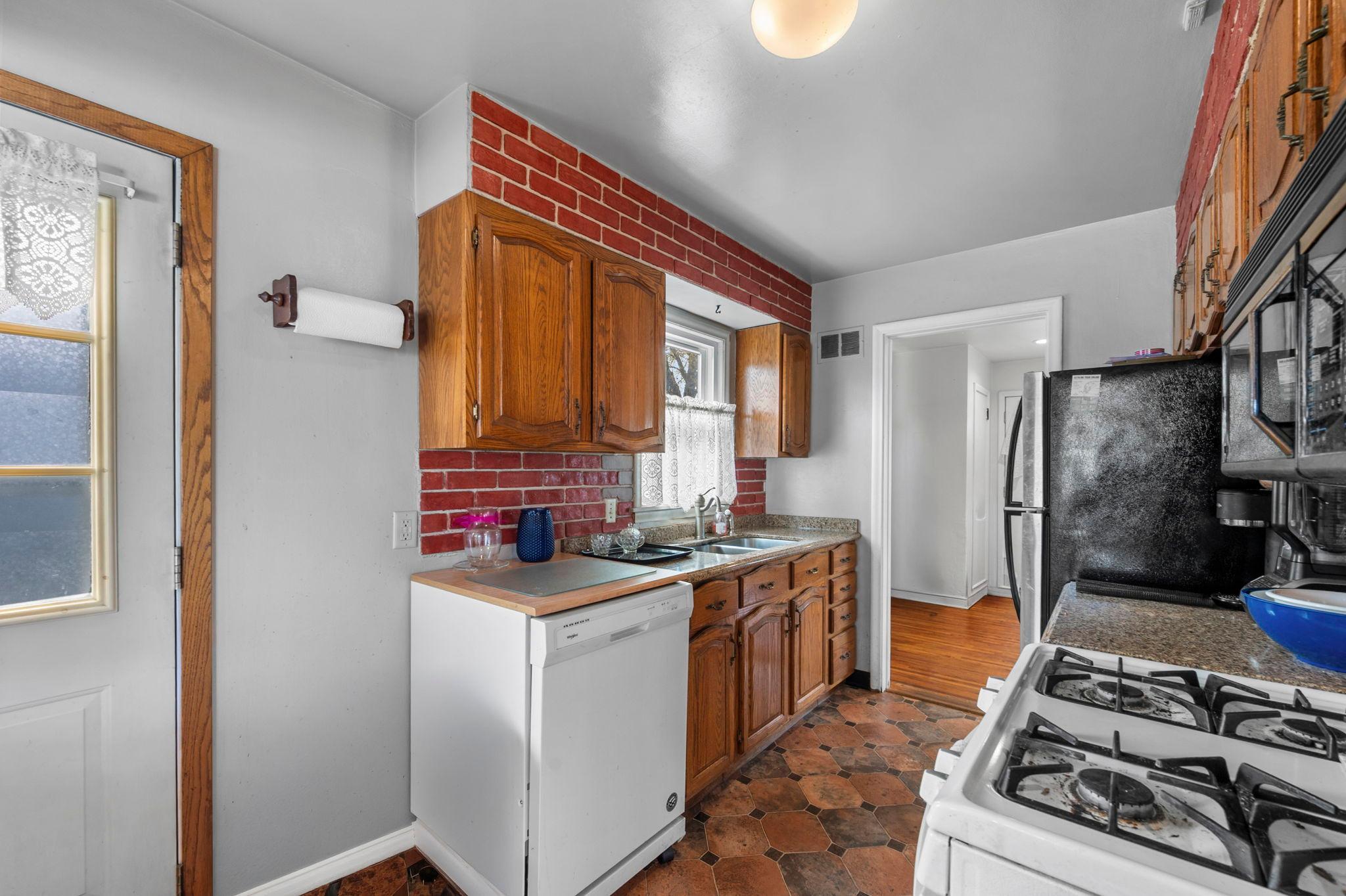 1675 Iowa Avenue E Property Photo 15