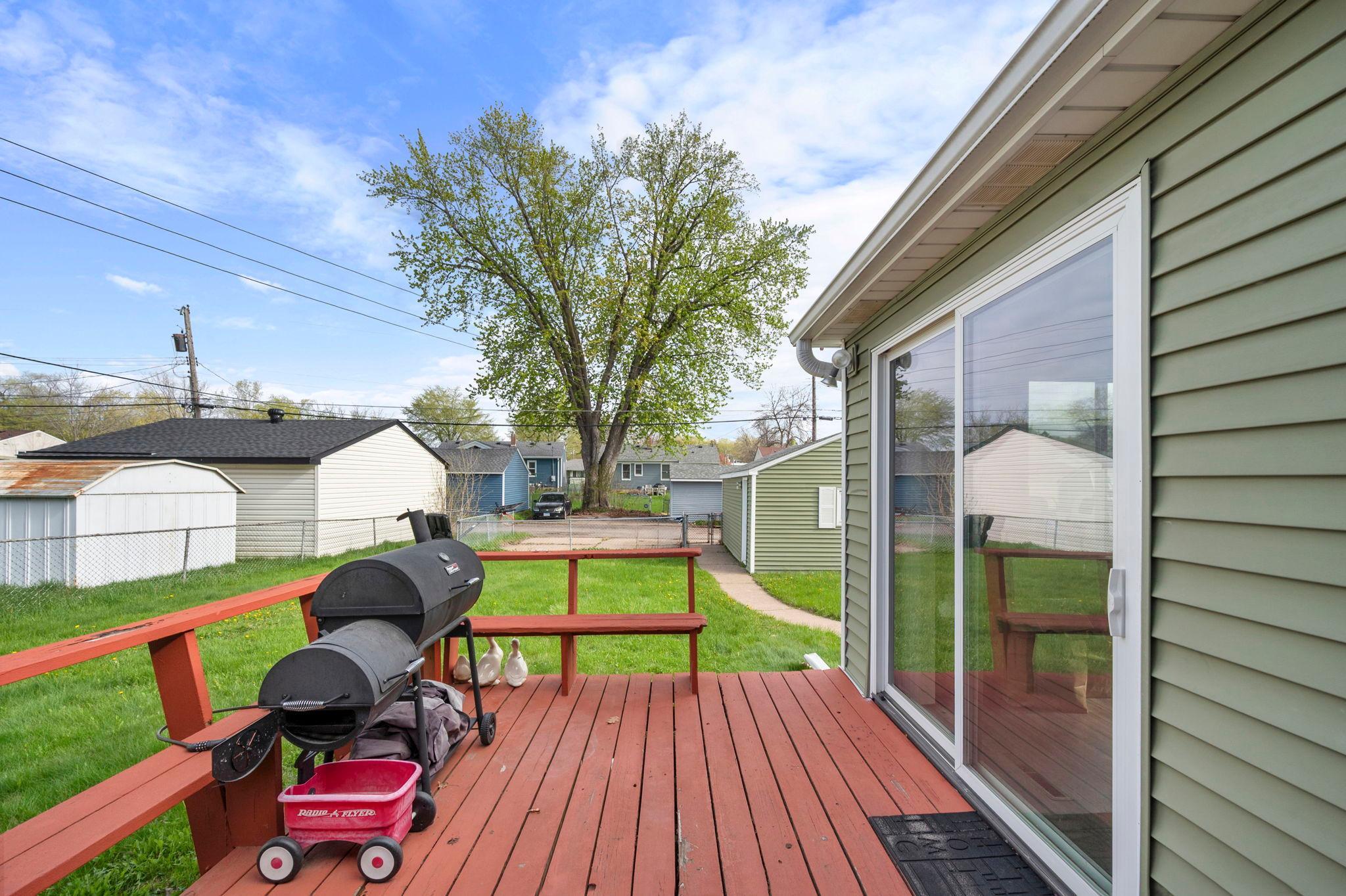 1675 Iowa Avenue E Property Photo 37