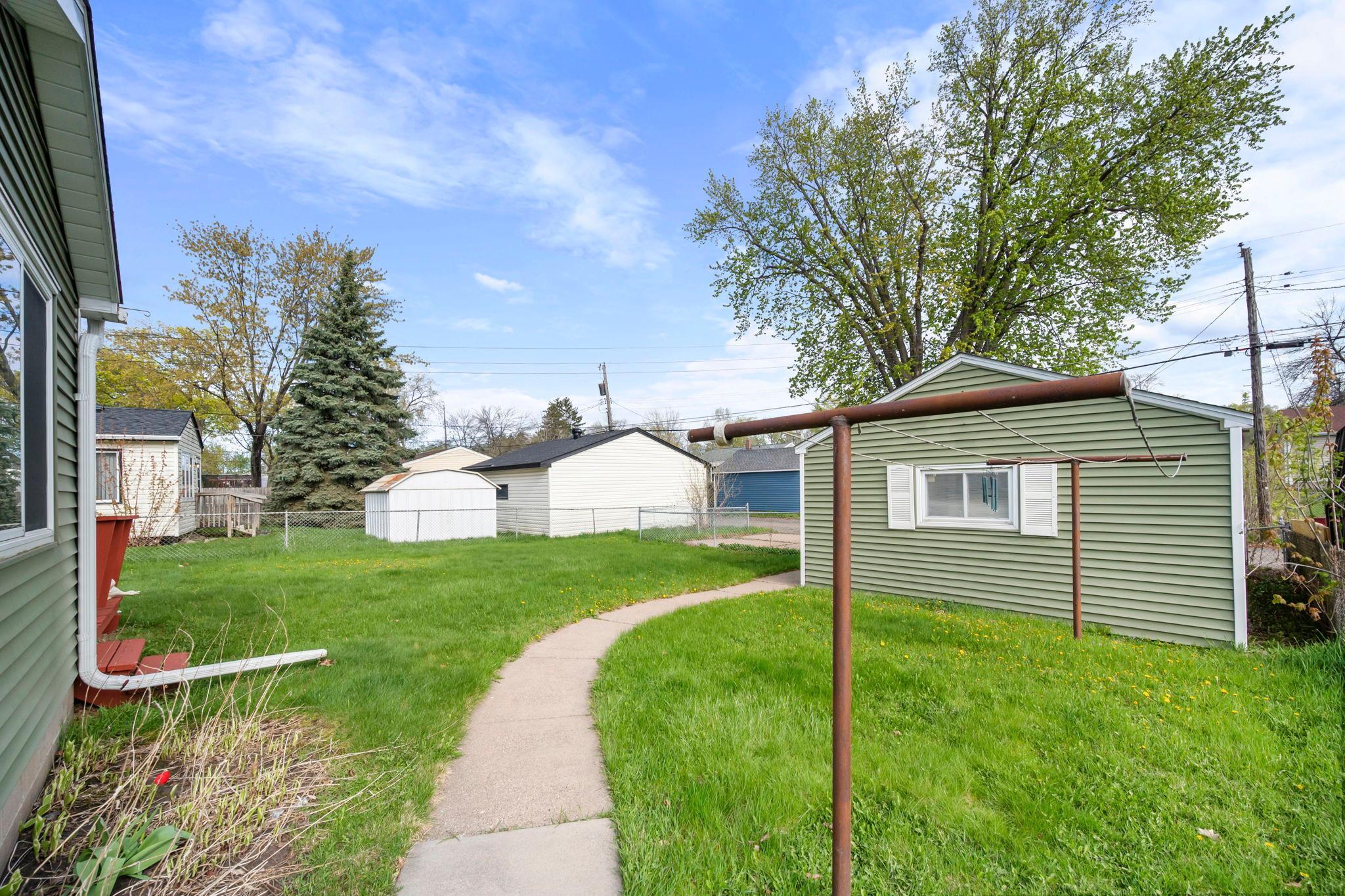 1675 Iowa Avenue E Property Photo 39