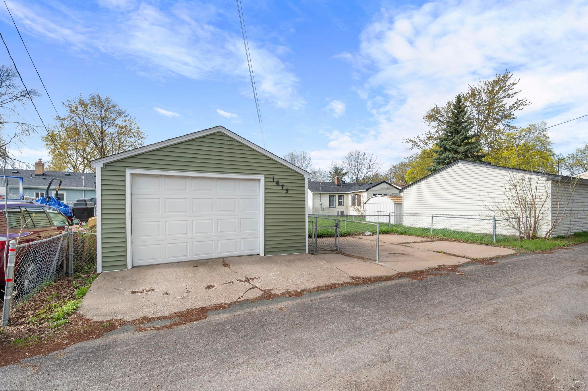 1675 Iowa Avenue E Property Photo 46