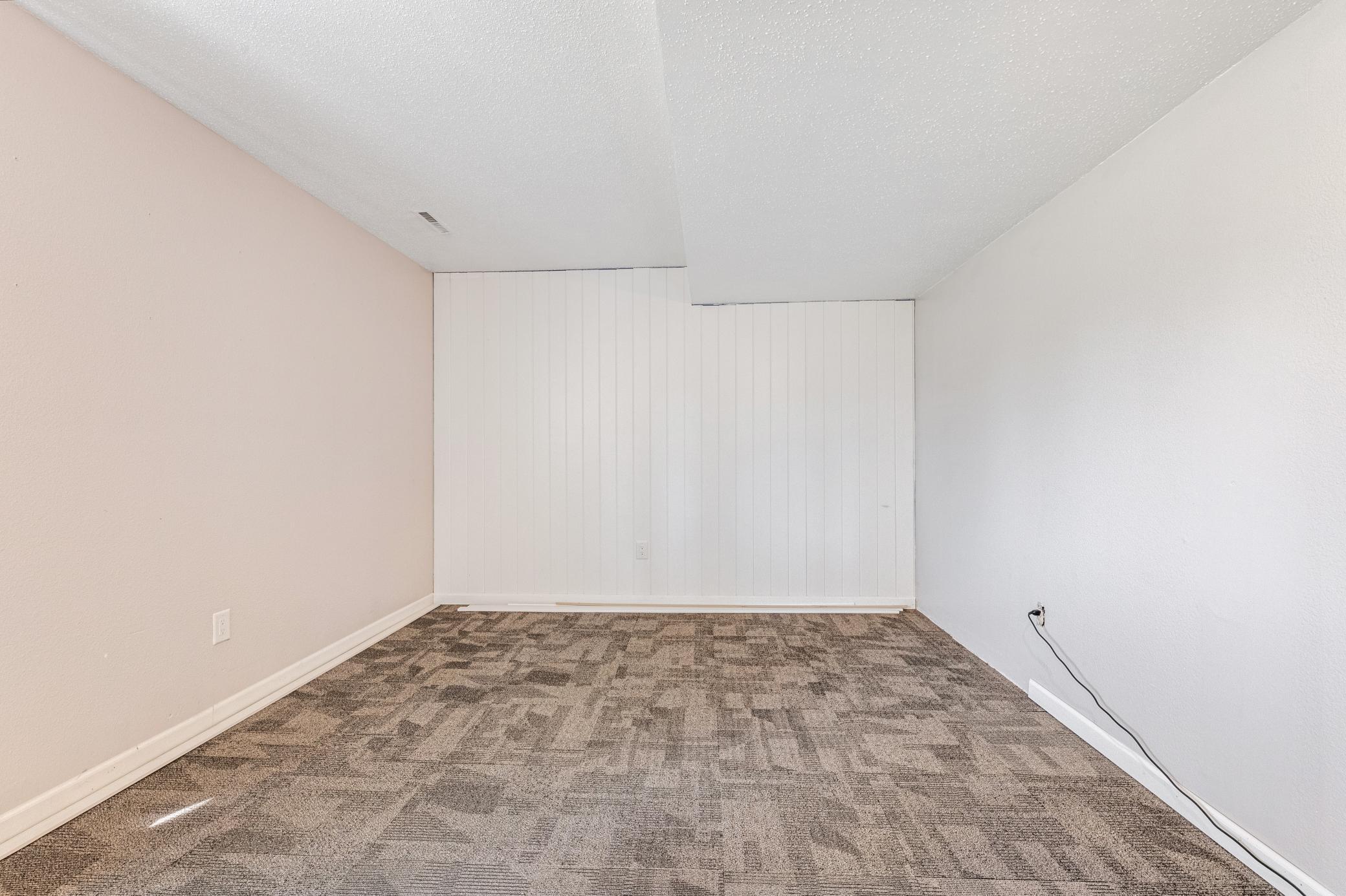 817 Kingston Street N Property Photo 21