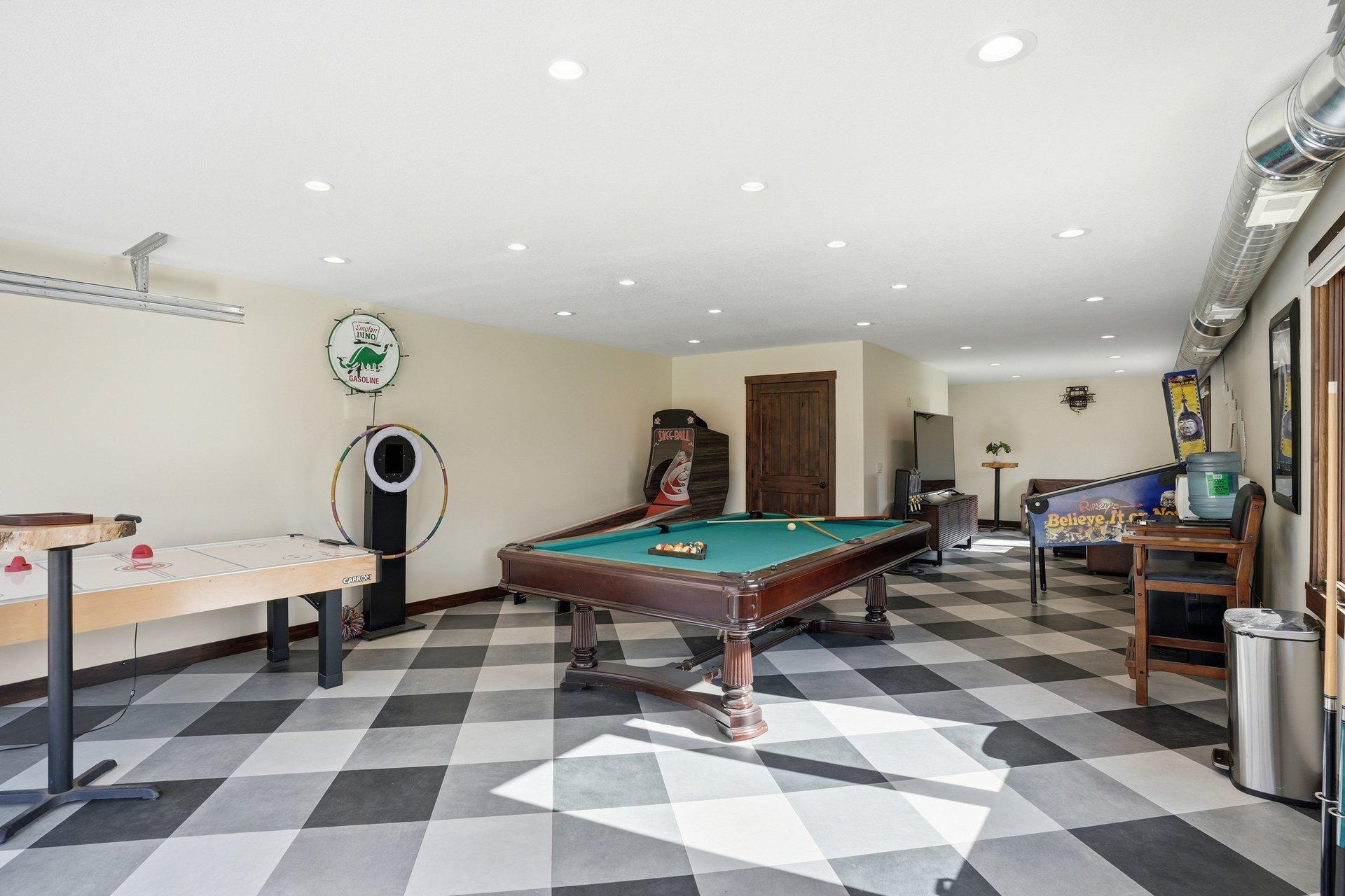 5135 Lonsdale Boulevard Property Photo 74