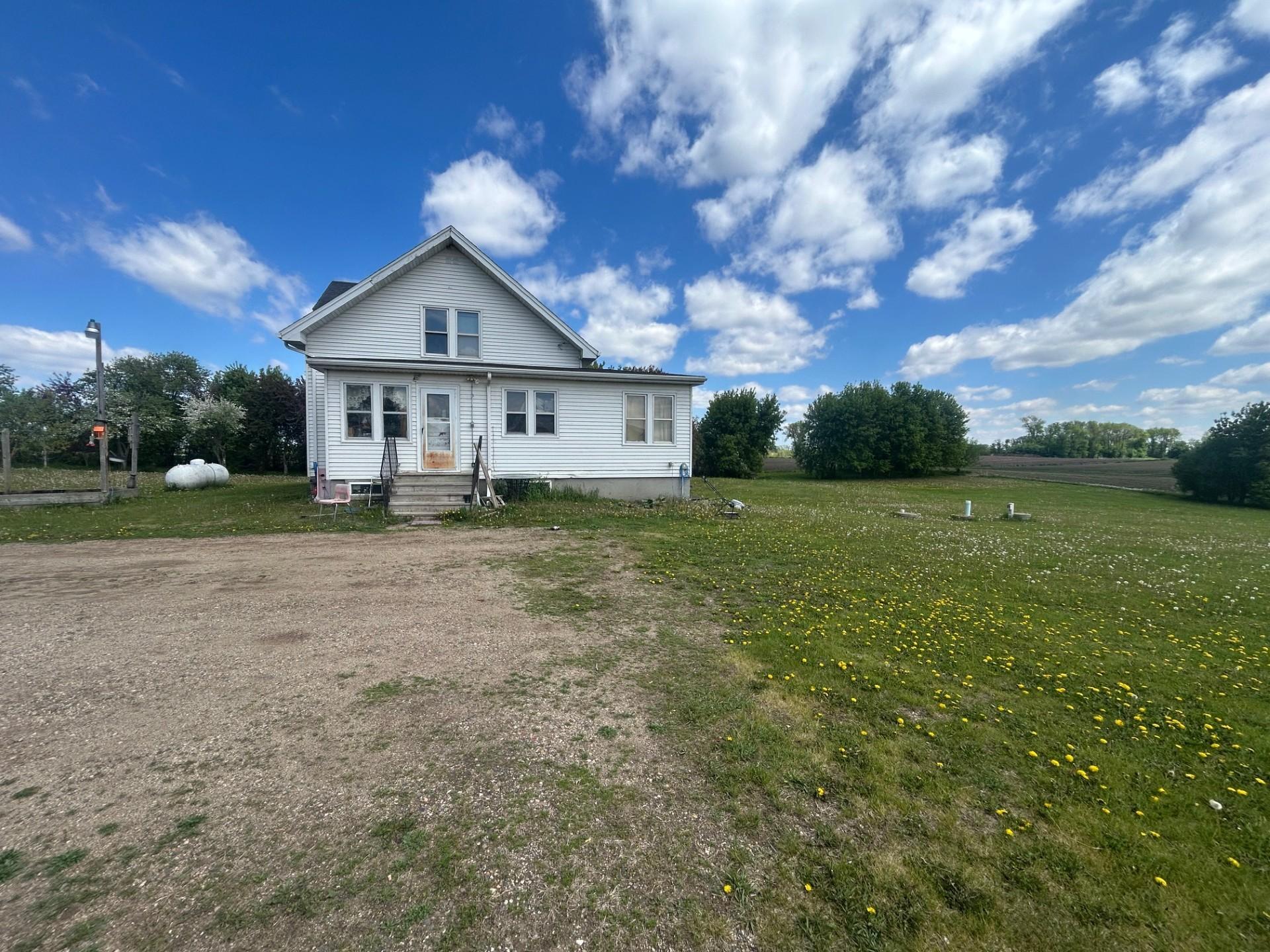 38676 647th Avenue Property Photo 1