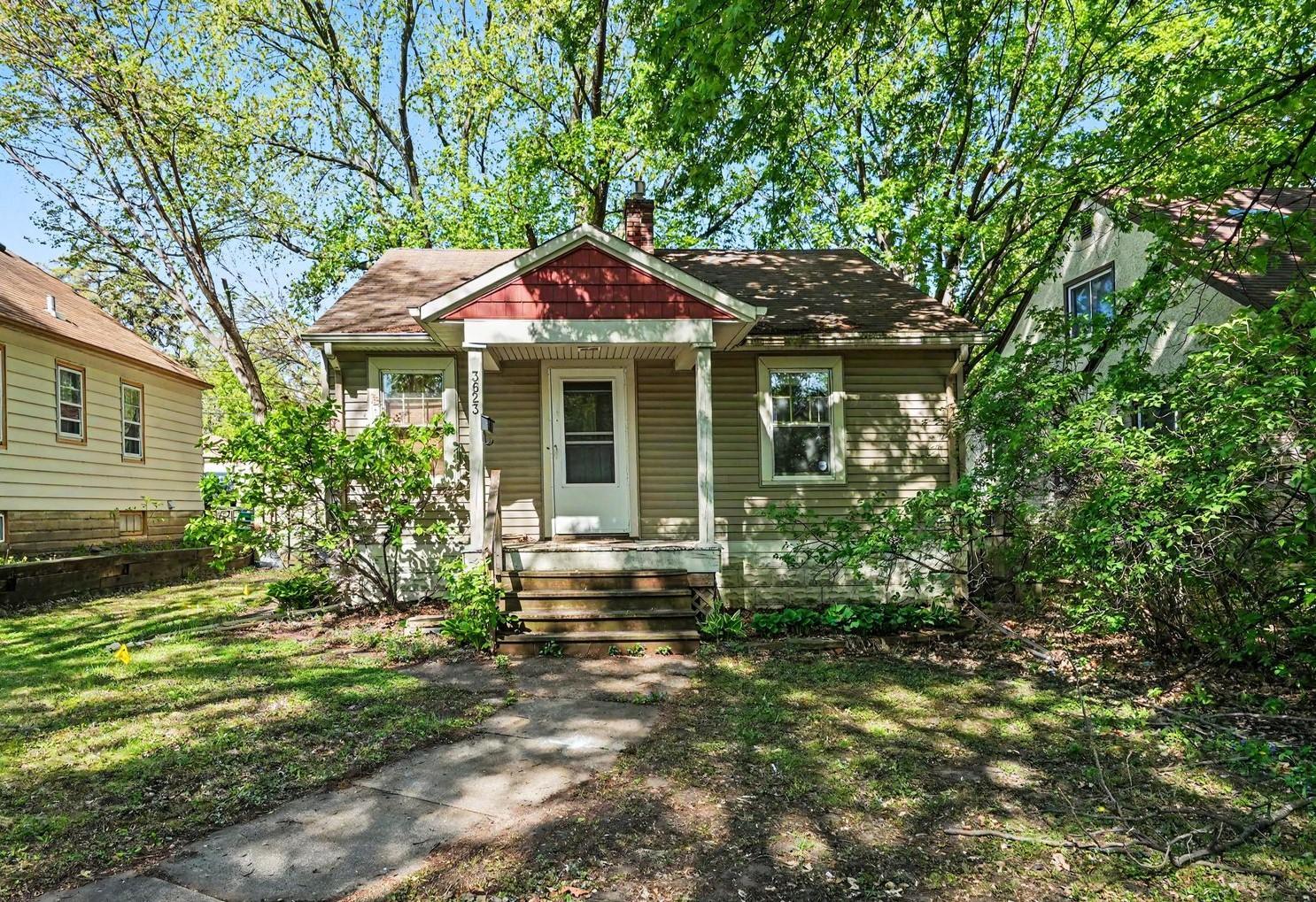3623 Russell Avenue N Property Photo 1