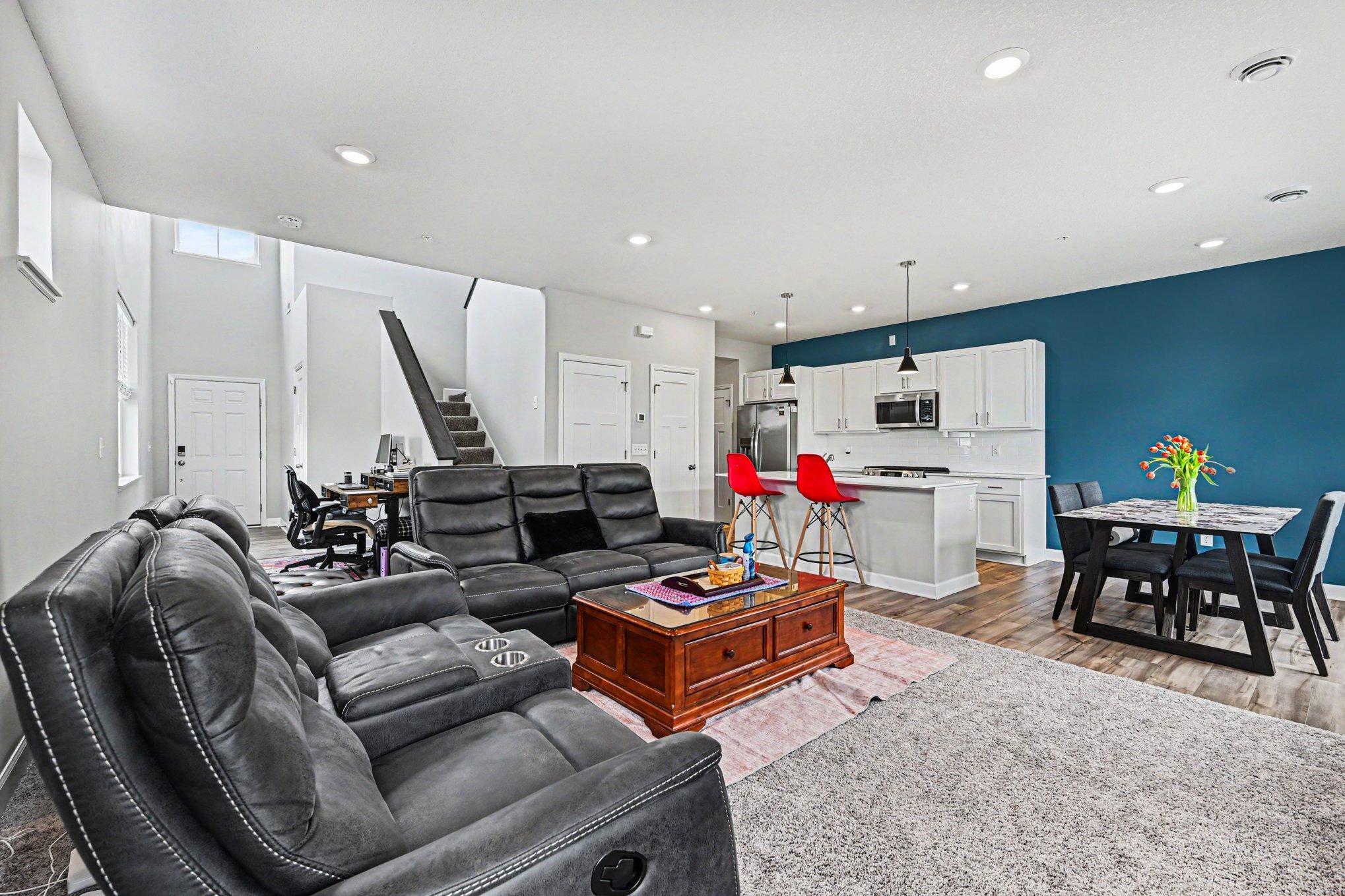 10529 Weston Way N Property Photo 3