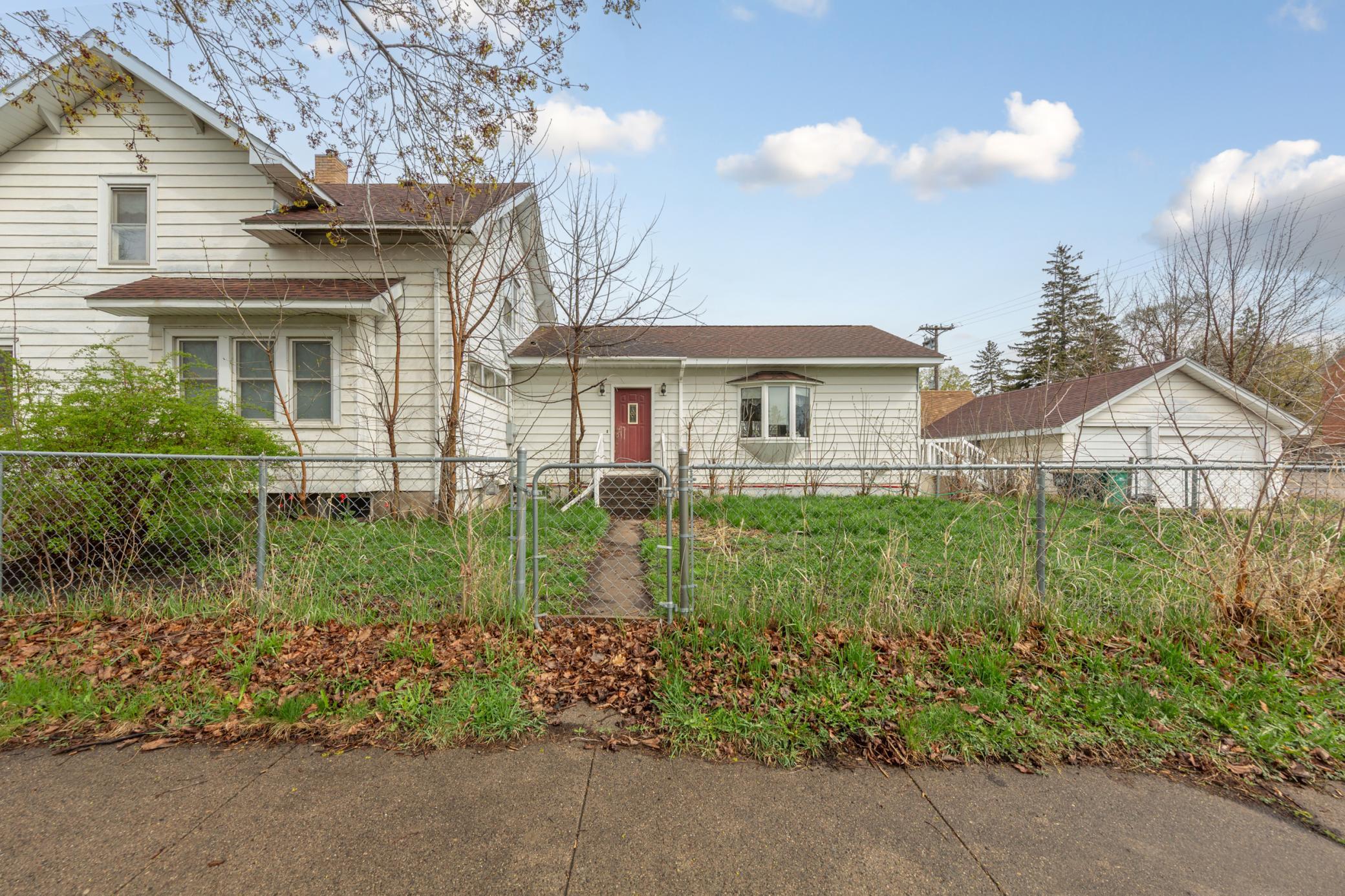 1606 Greeley Avenue N Property Photo 6