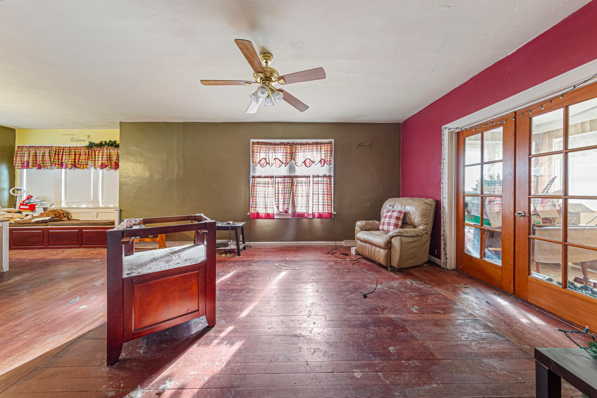 1606 Greeley Avenue N Property Photo 10