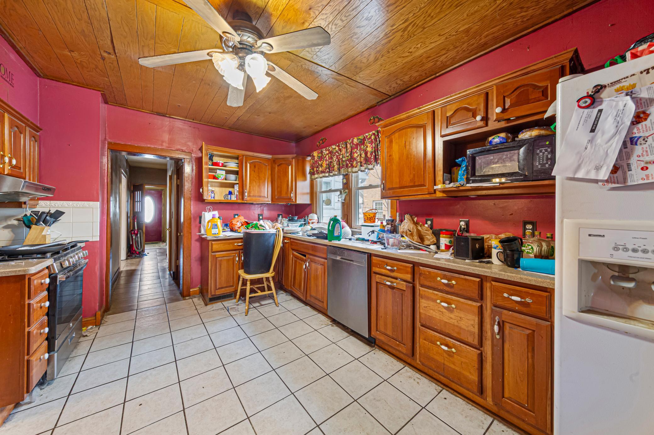 1606 Greeley Avenue N Property Photo 14