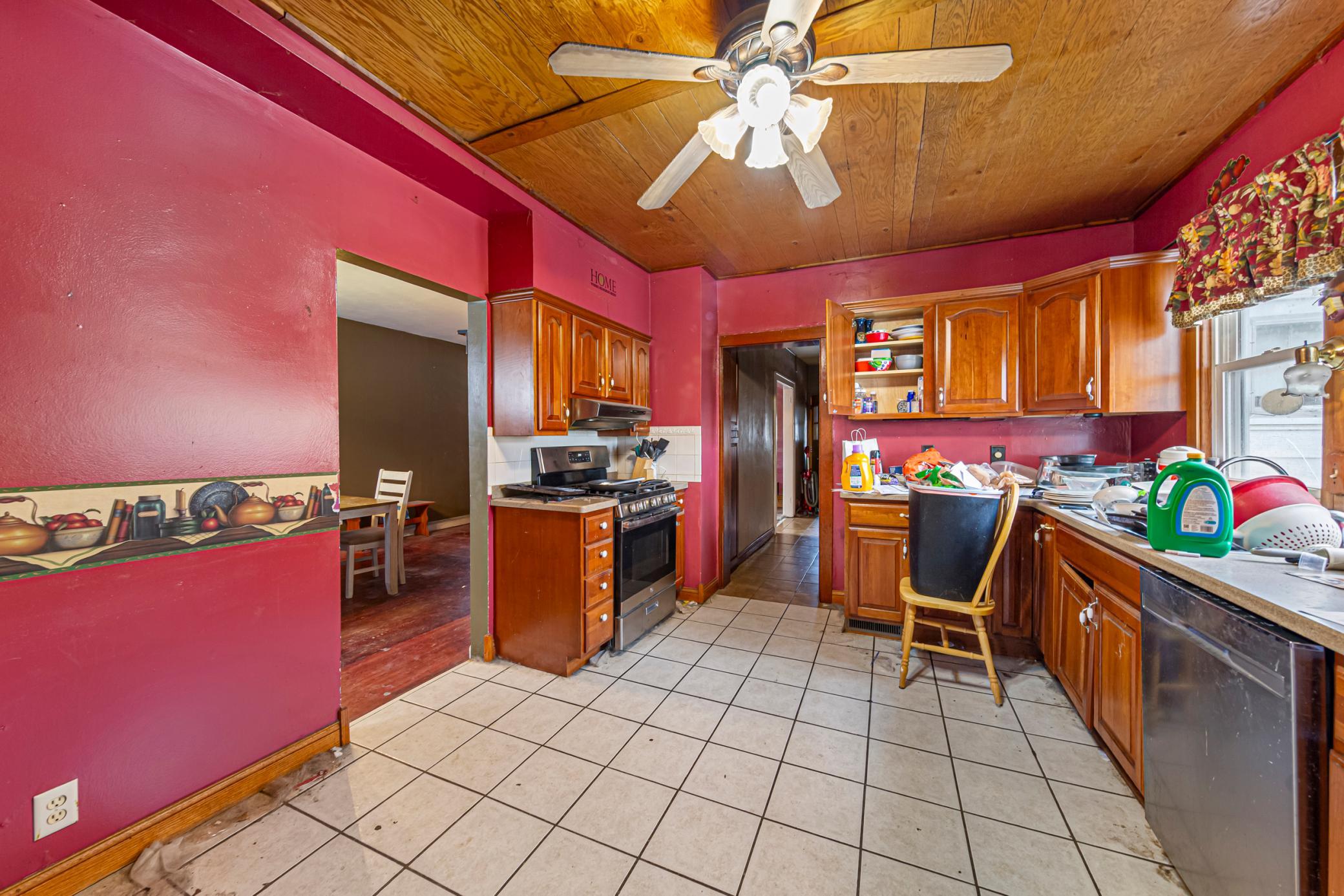 1606 Greeley Avenue N Property Photo 15