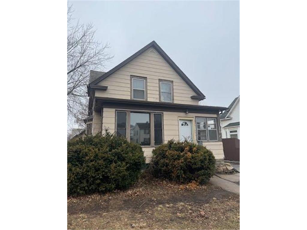 216 5th Avenue S Property Photo 1