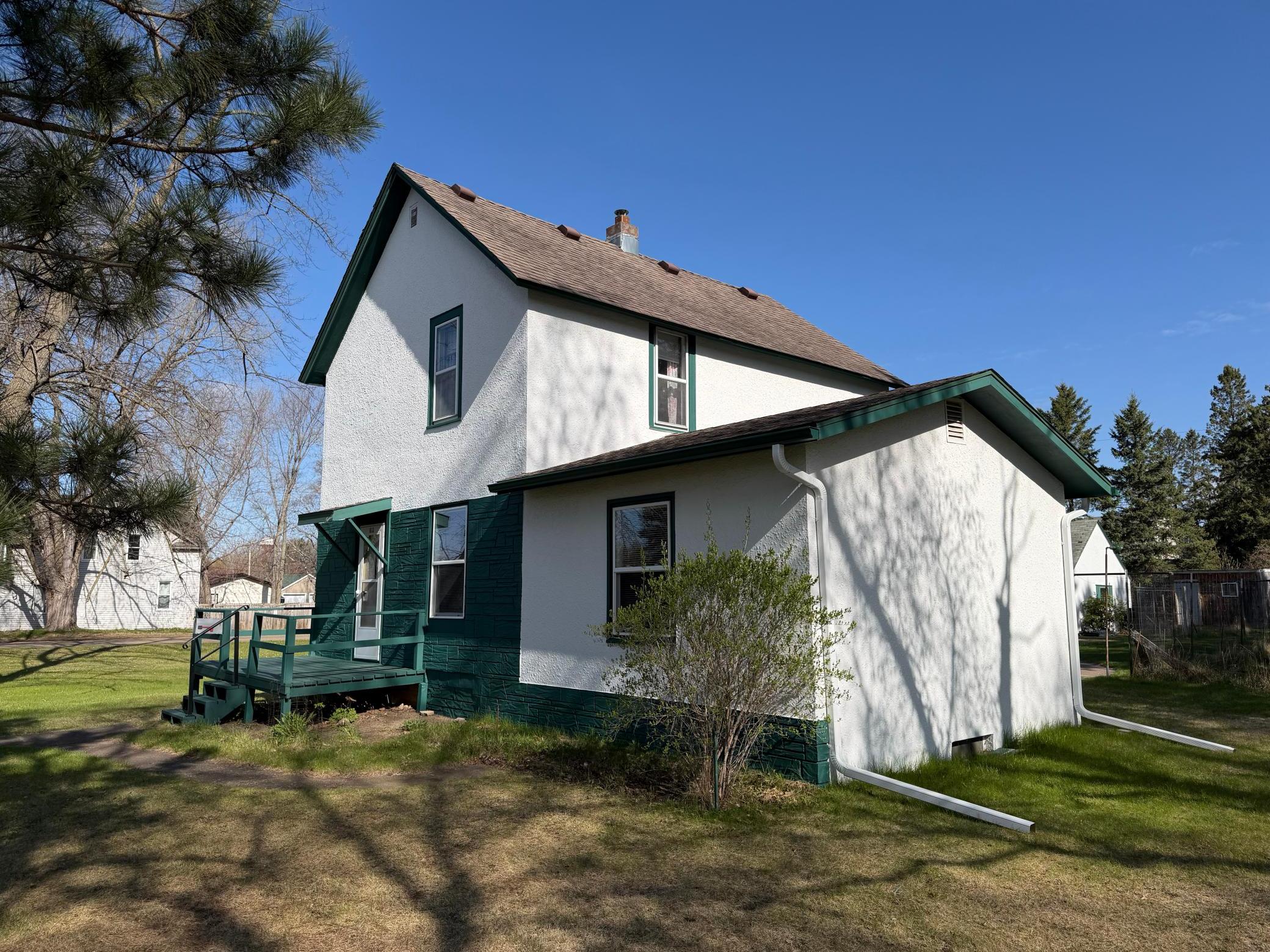 913 Birch Street Property Photo 1