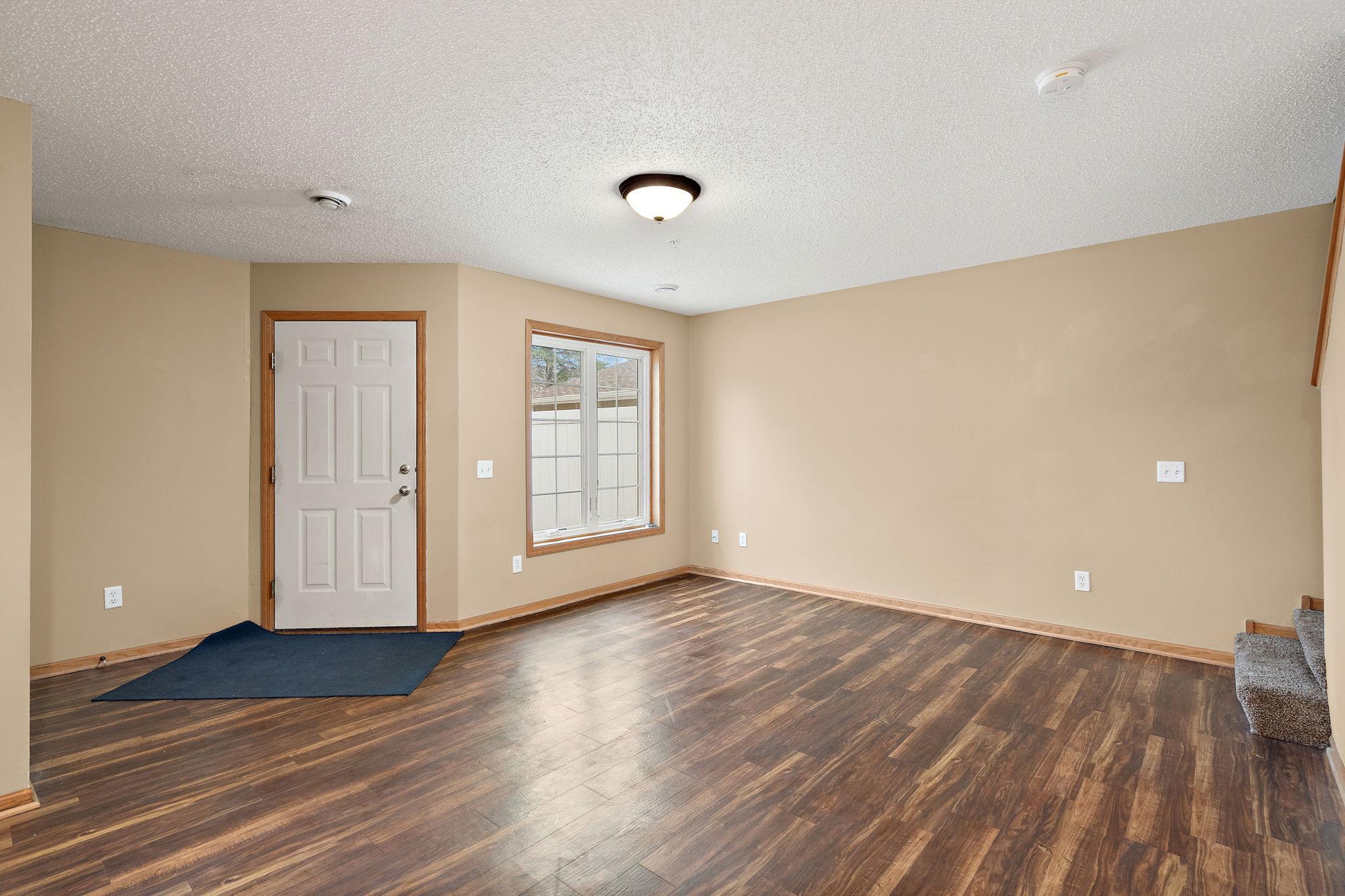 208 E Orchard Street Property Photo 7