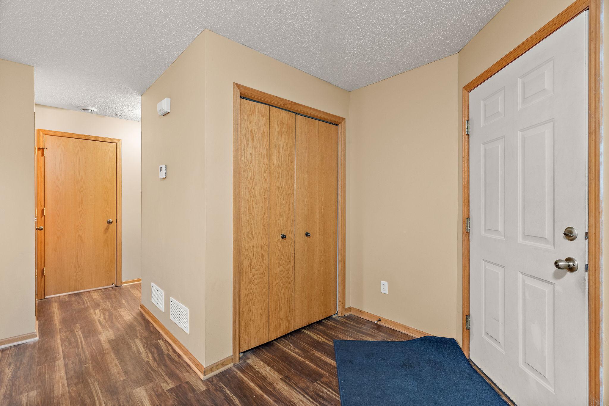 208 E Orchard Street Property Photo 8