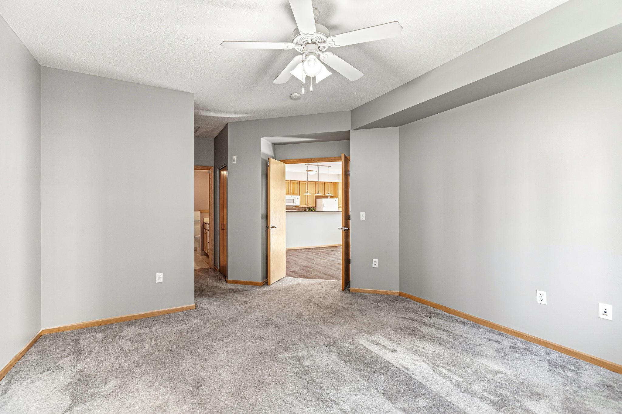 2405 39th Avenue Ne 205 Property Photo 15
