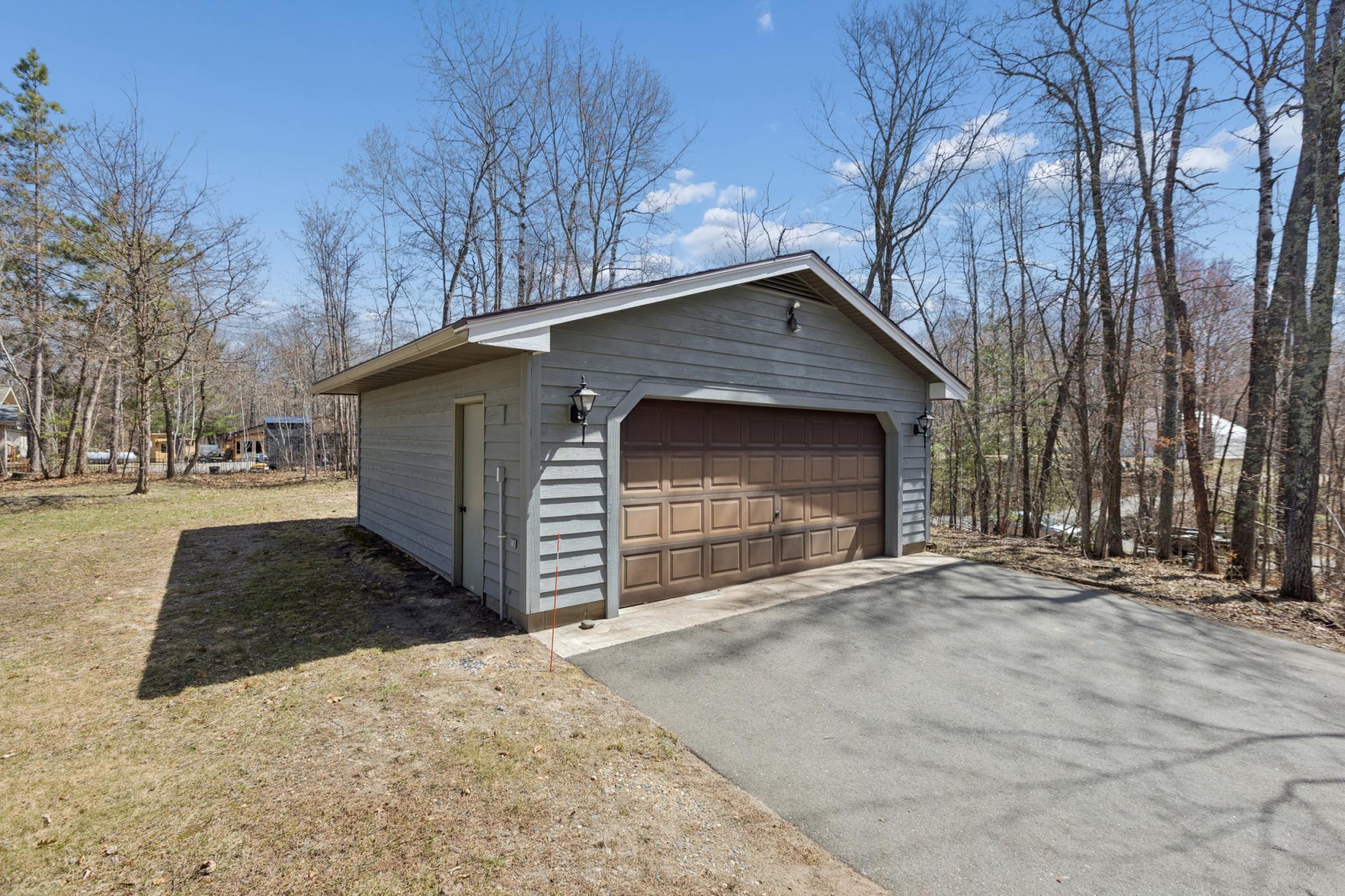 19548 Blue Lane E Property Photo 25