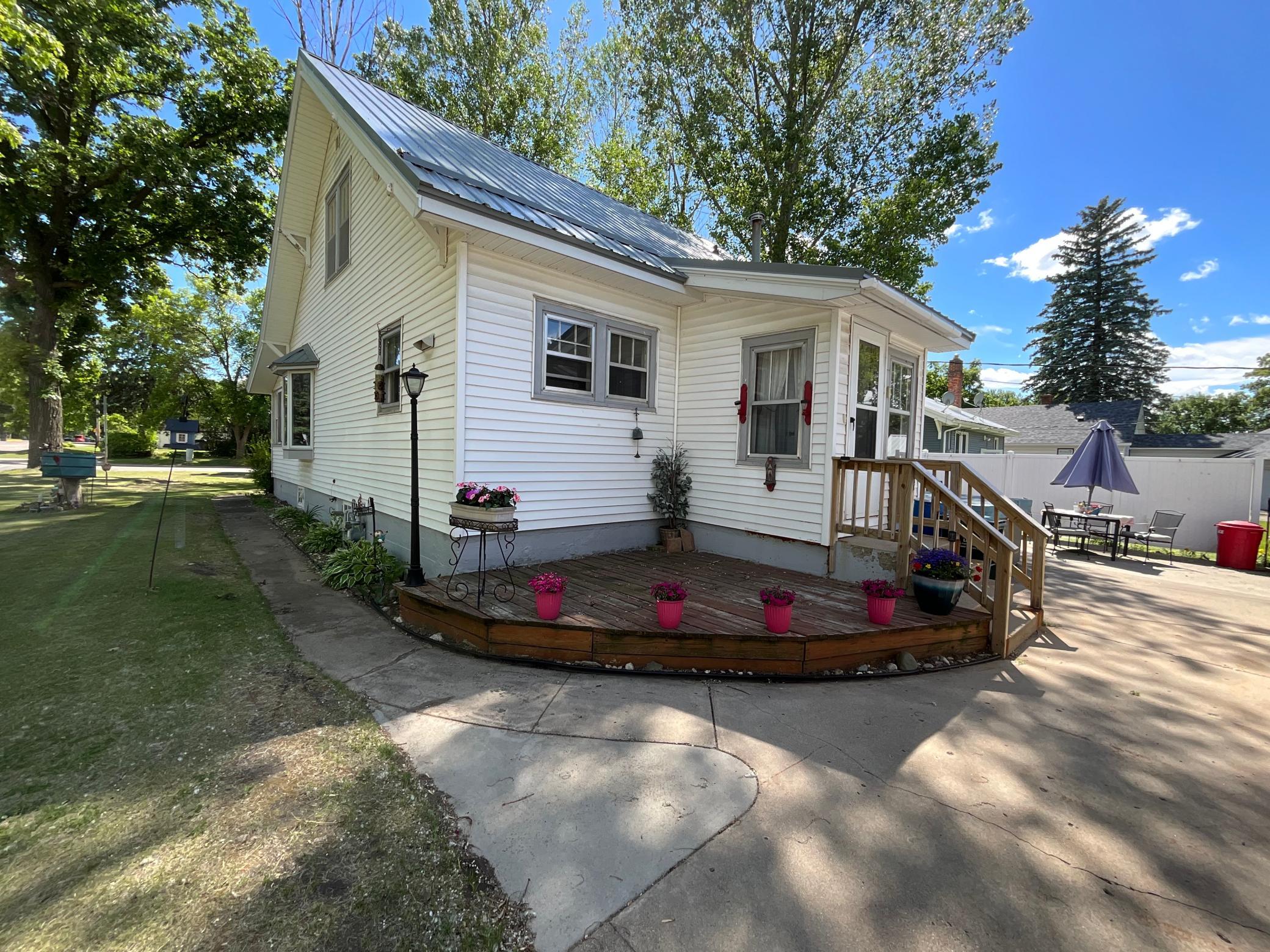 430 1st Avenue N Property Photo 13