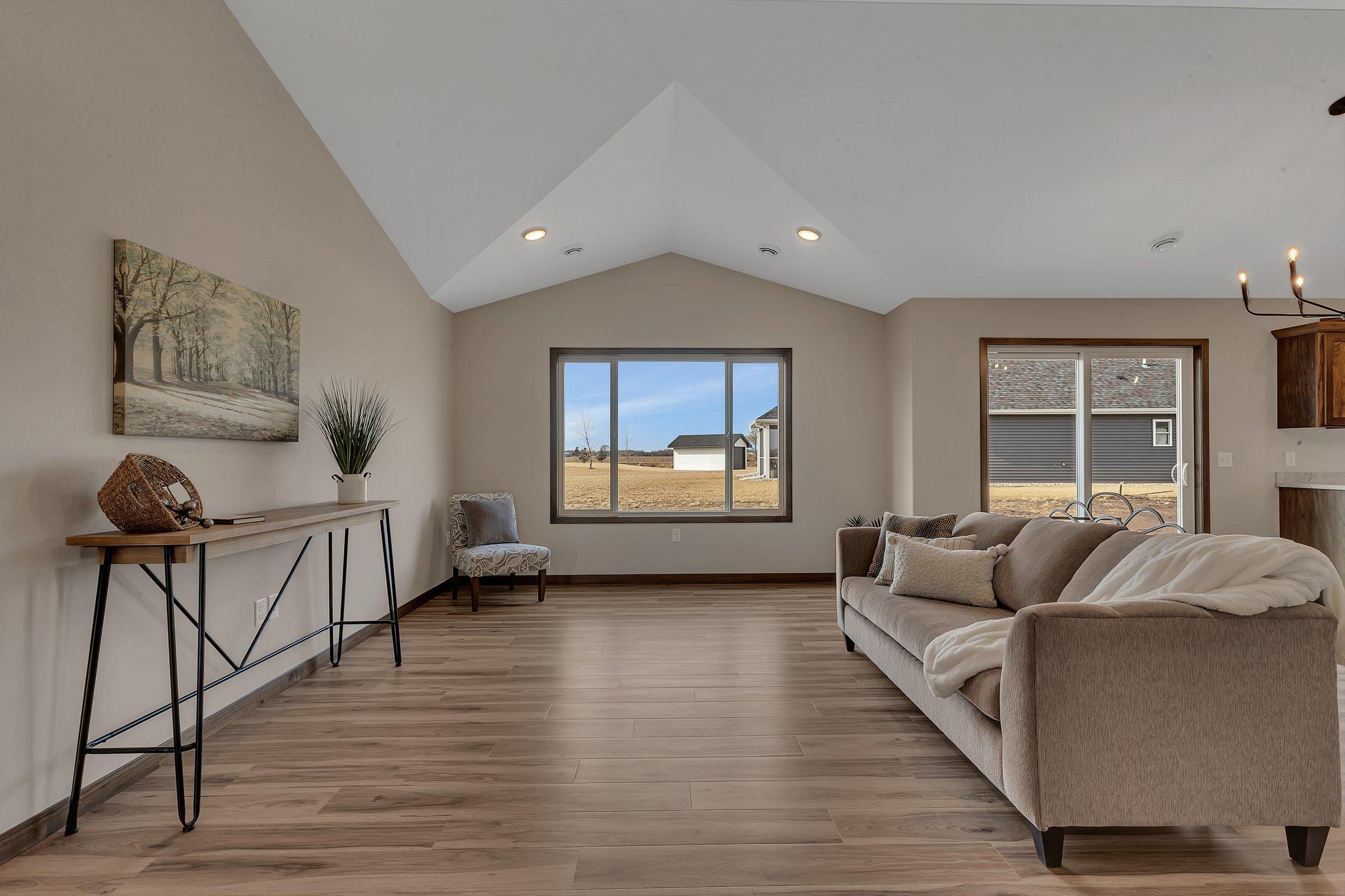 2000 Sandstone Loop N Property Photo 3