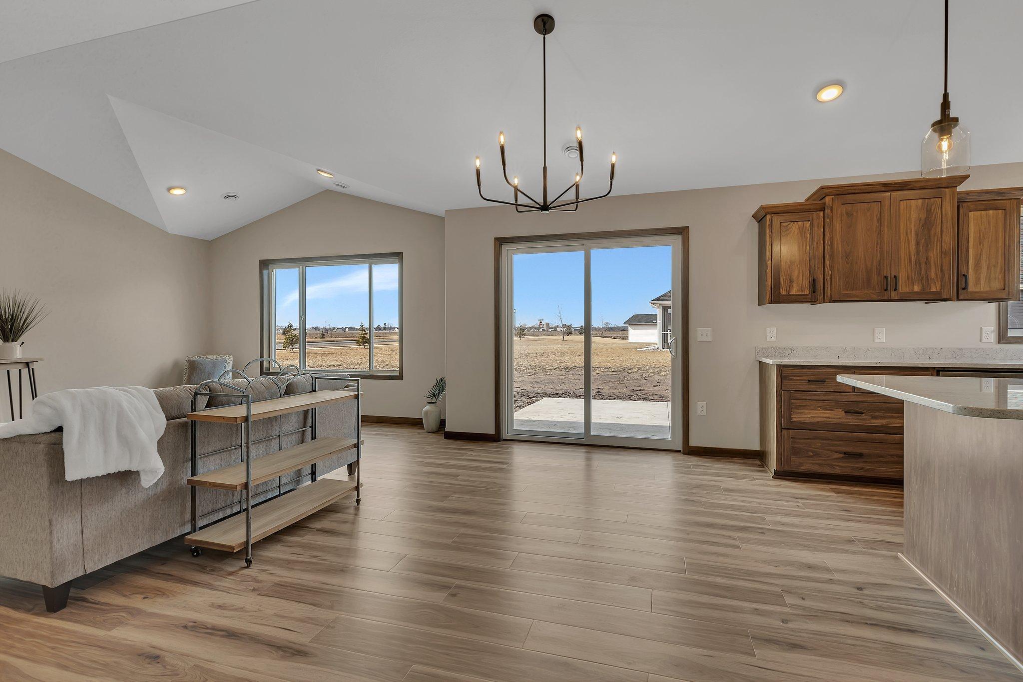 2000 Sandstone Loop N Property Photo 4