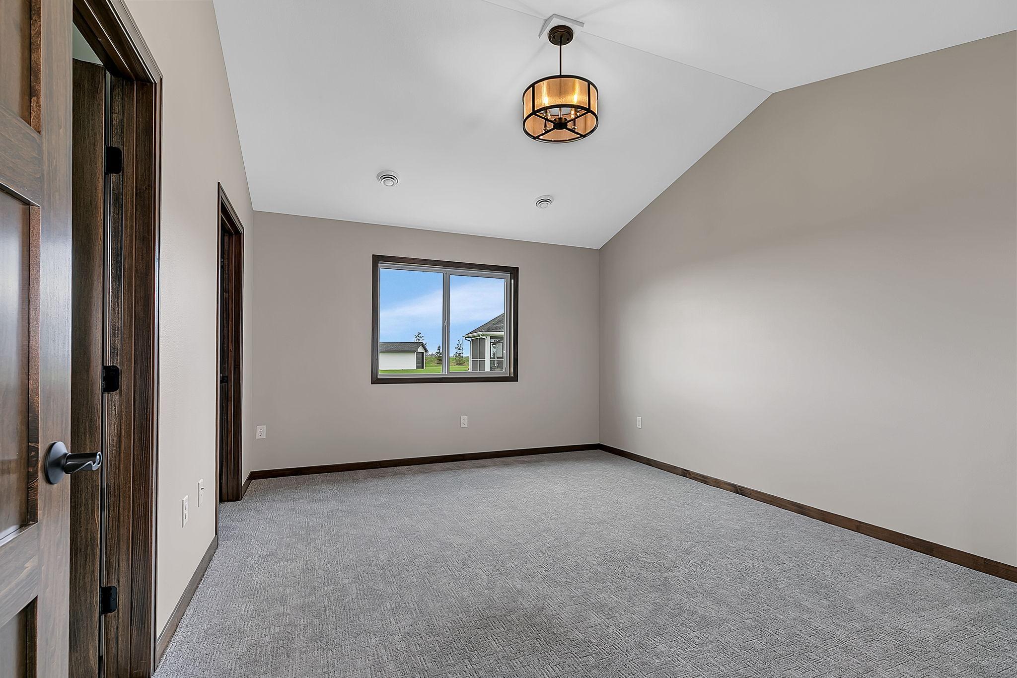 2000 Sandstone Loop N Property Photo 9