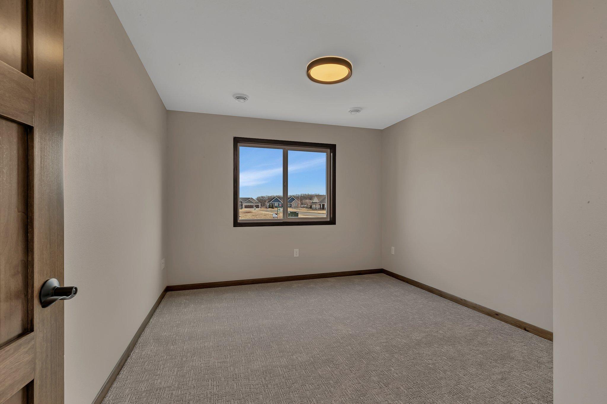 2000 Sandstone Loop N Property Photo 11