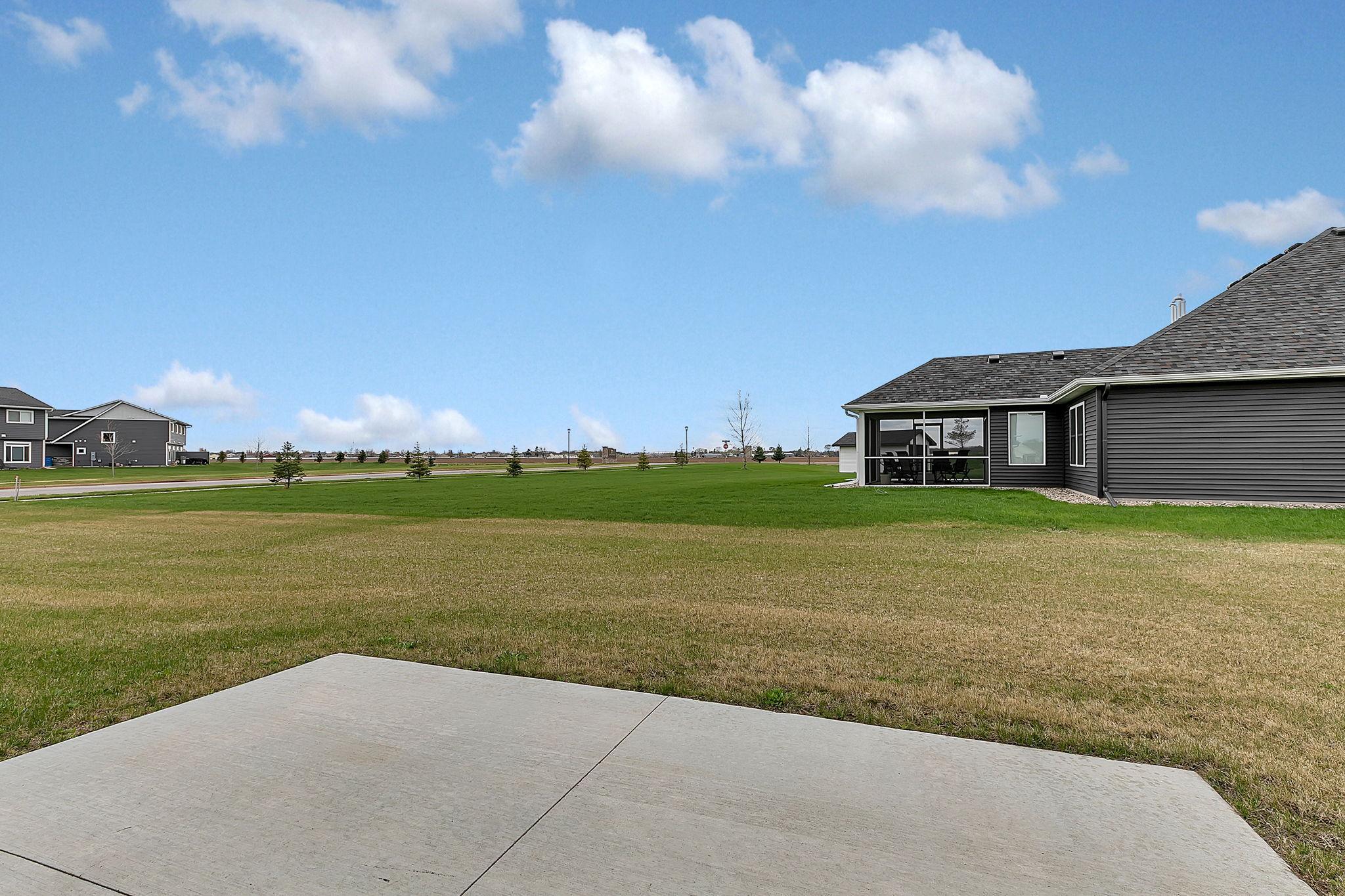 2000 Sandstone Loop N Property Photo 18