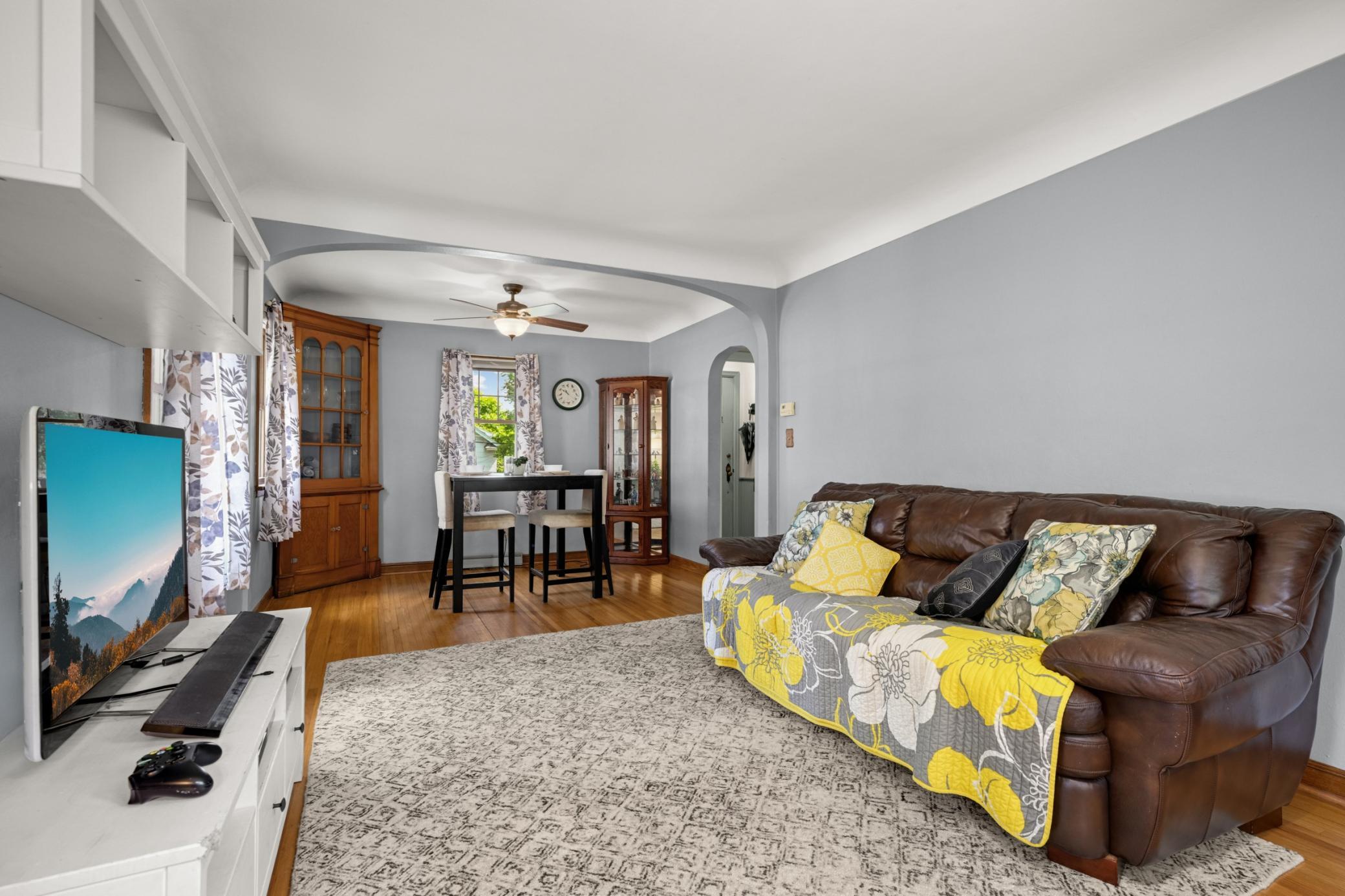 209 Robie Street W Property Photo 6