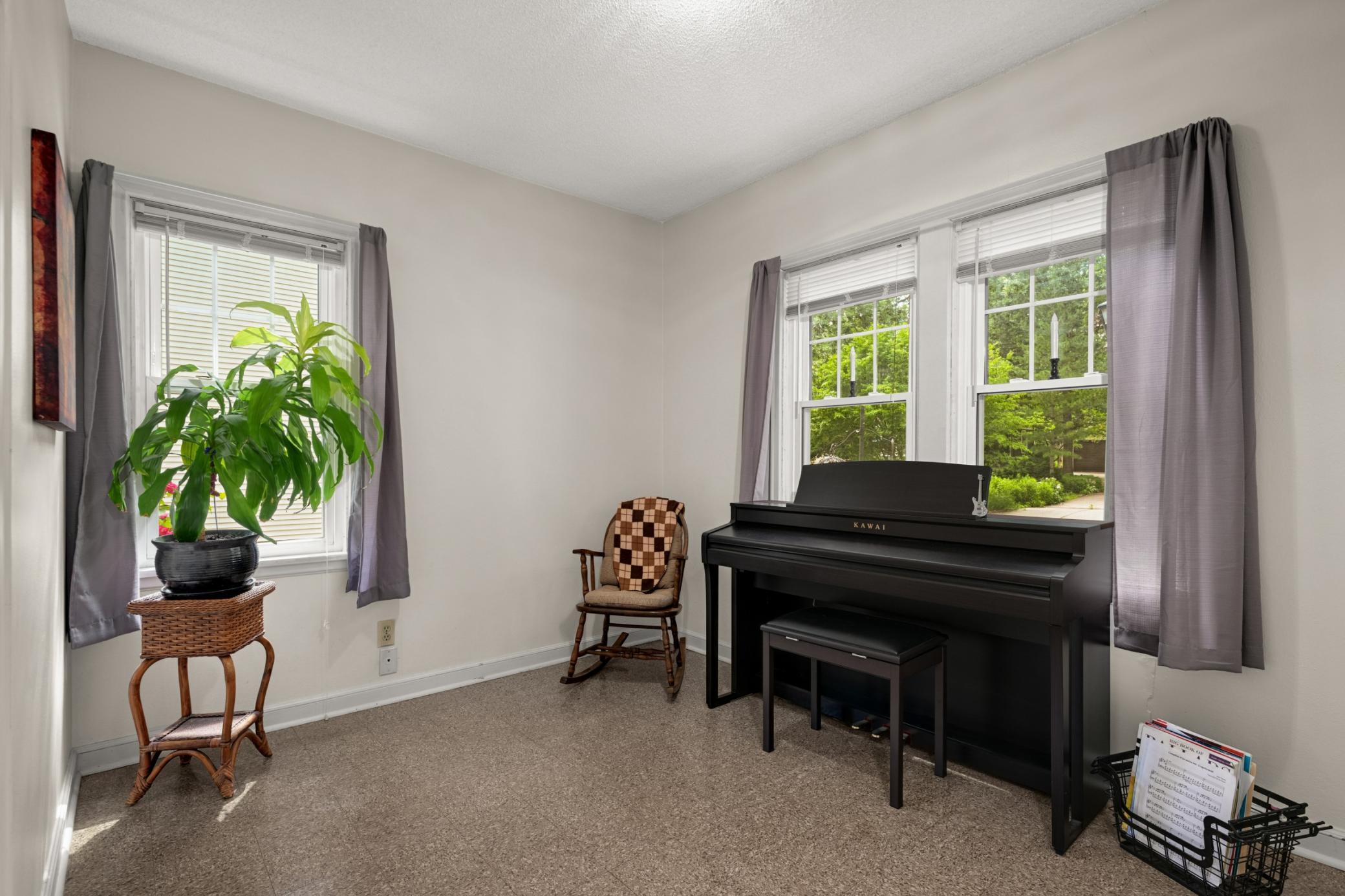 209 Robie Street W Property Photo 12