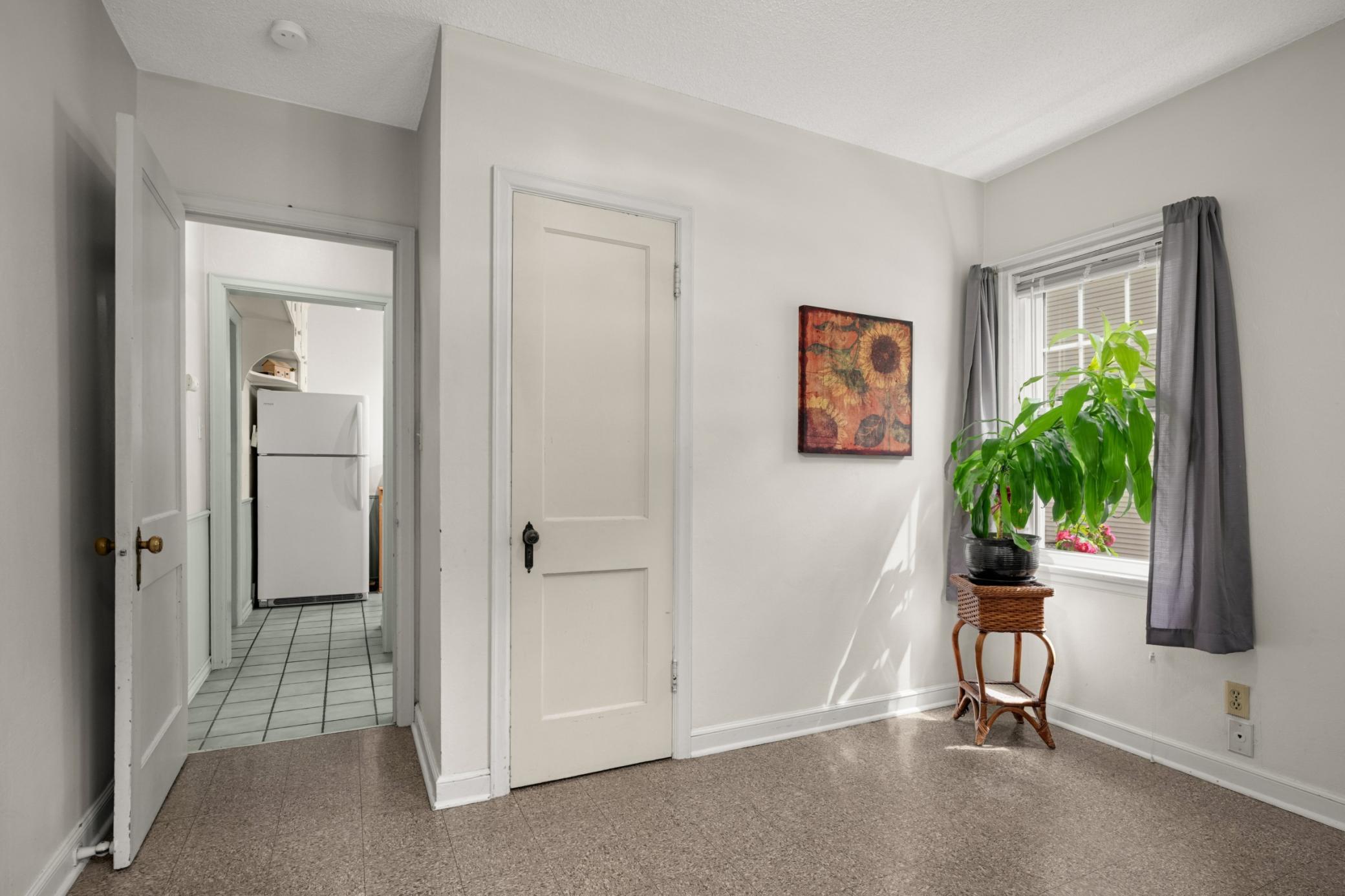 209 Robie Street W Property Photo 13
