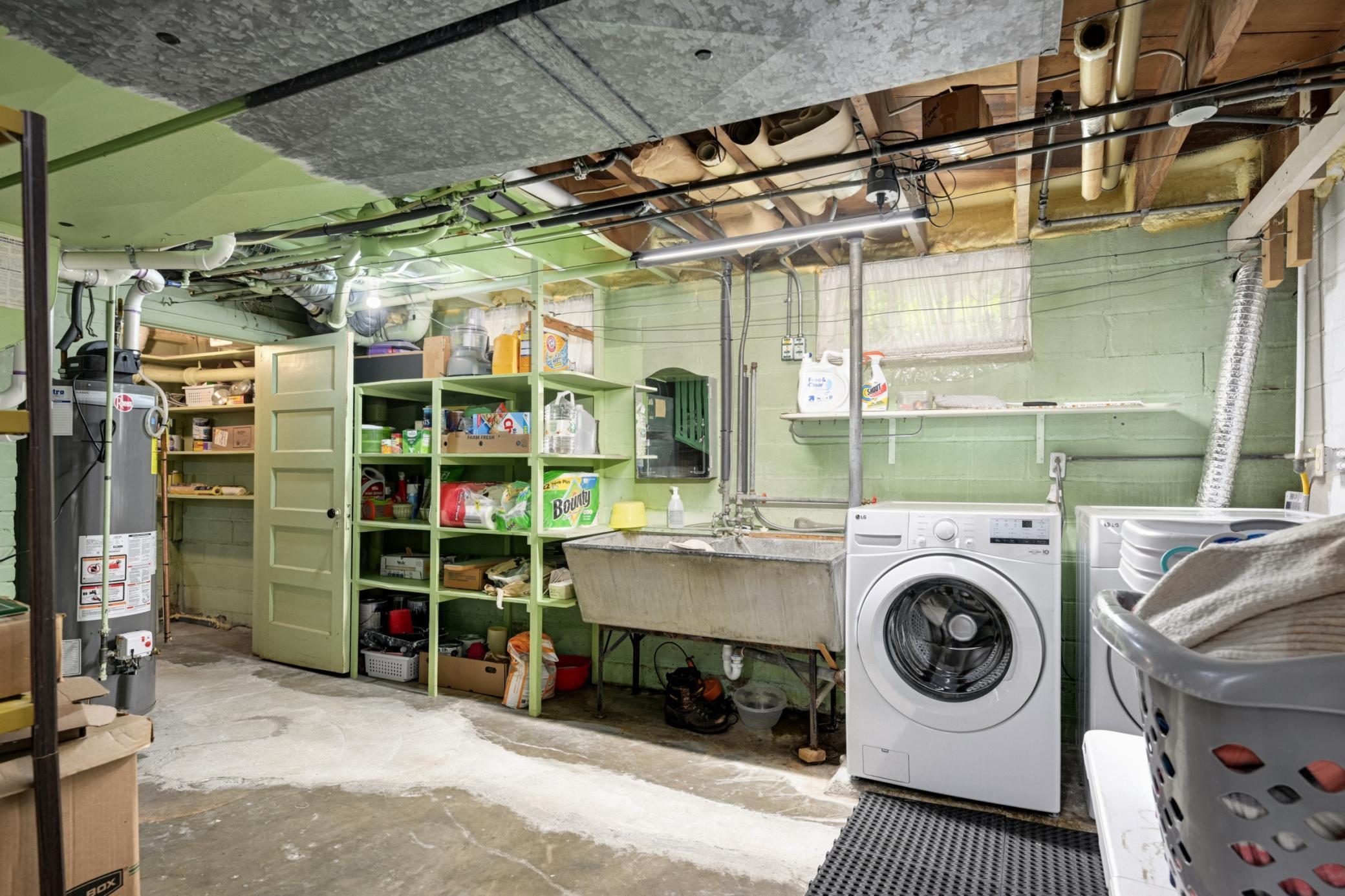 209 Robie Street W Property Photo 21