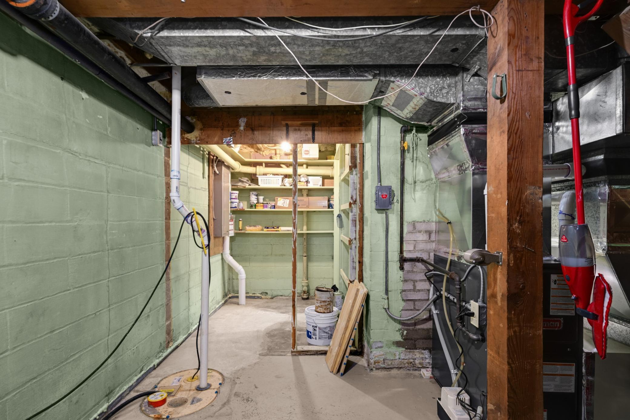 209 Robie Street W Property Photo 22