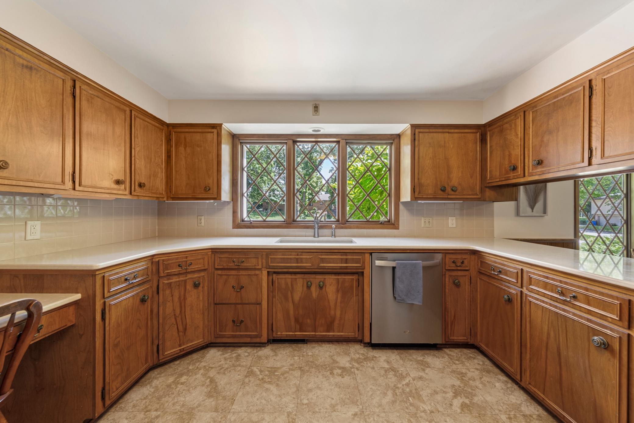 2100 Linn Drive Property Photo 11