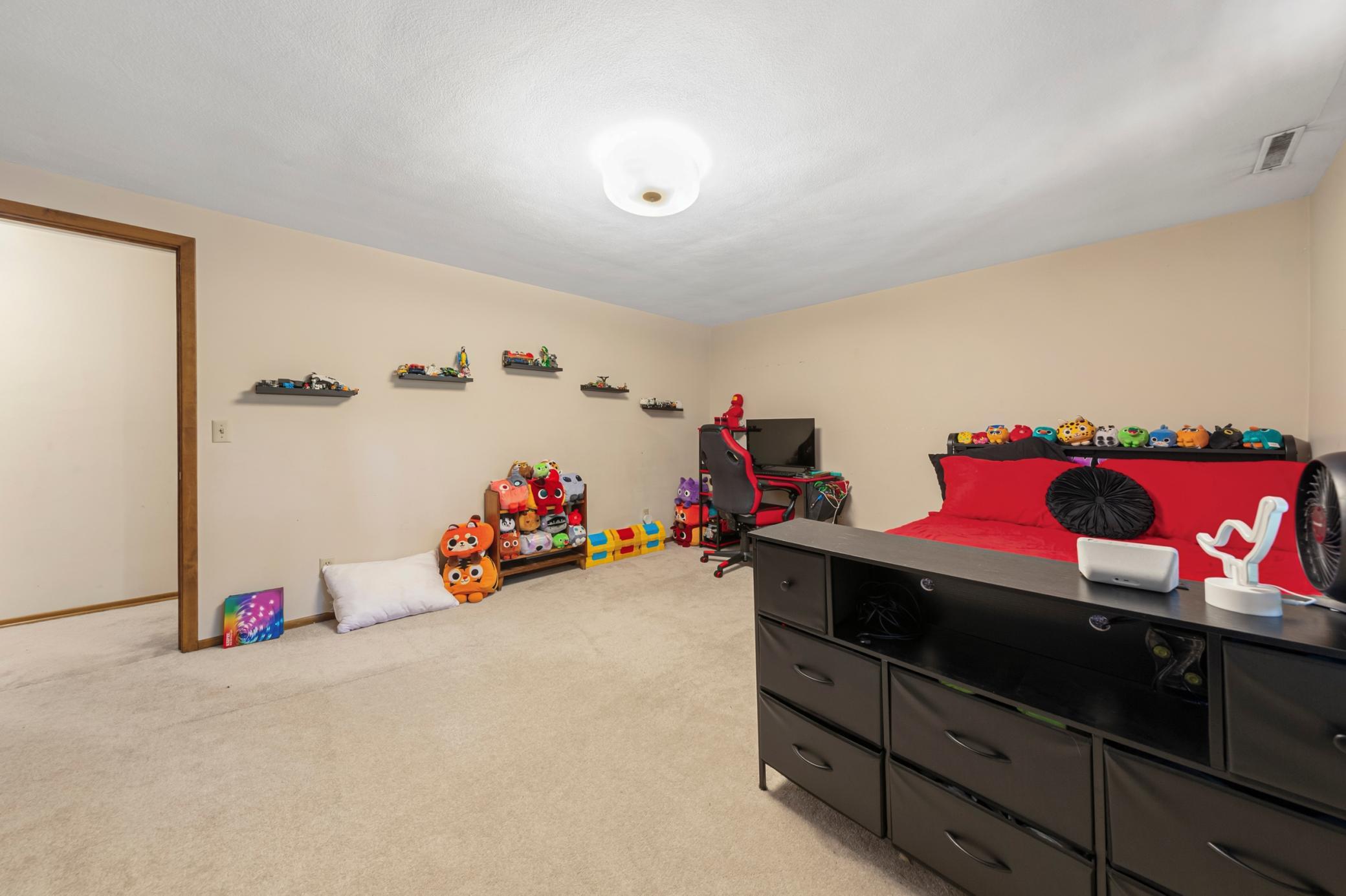 2100 Linn Drive Property Photo 24