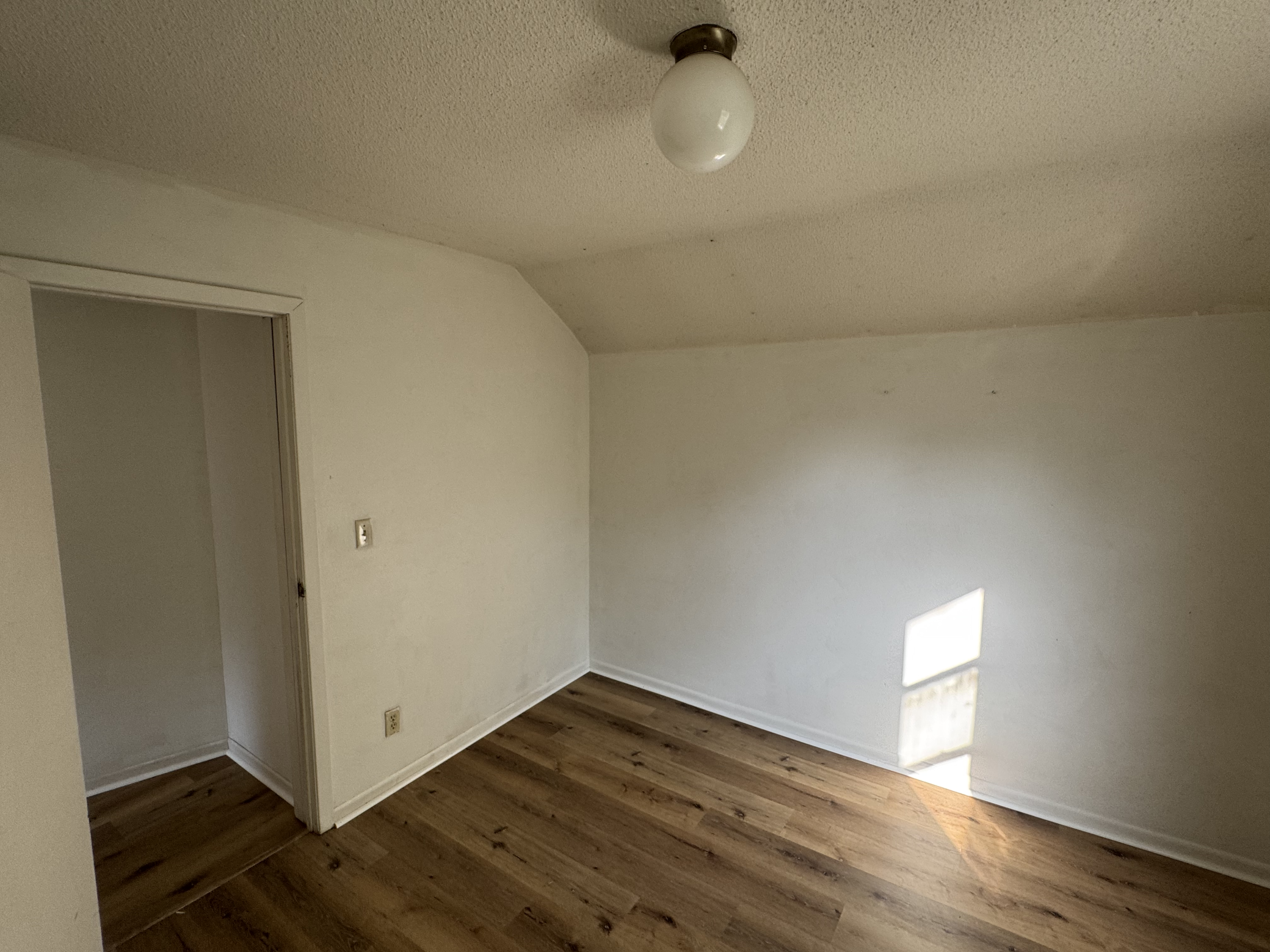 410 Lynd Street Property Photo 14