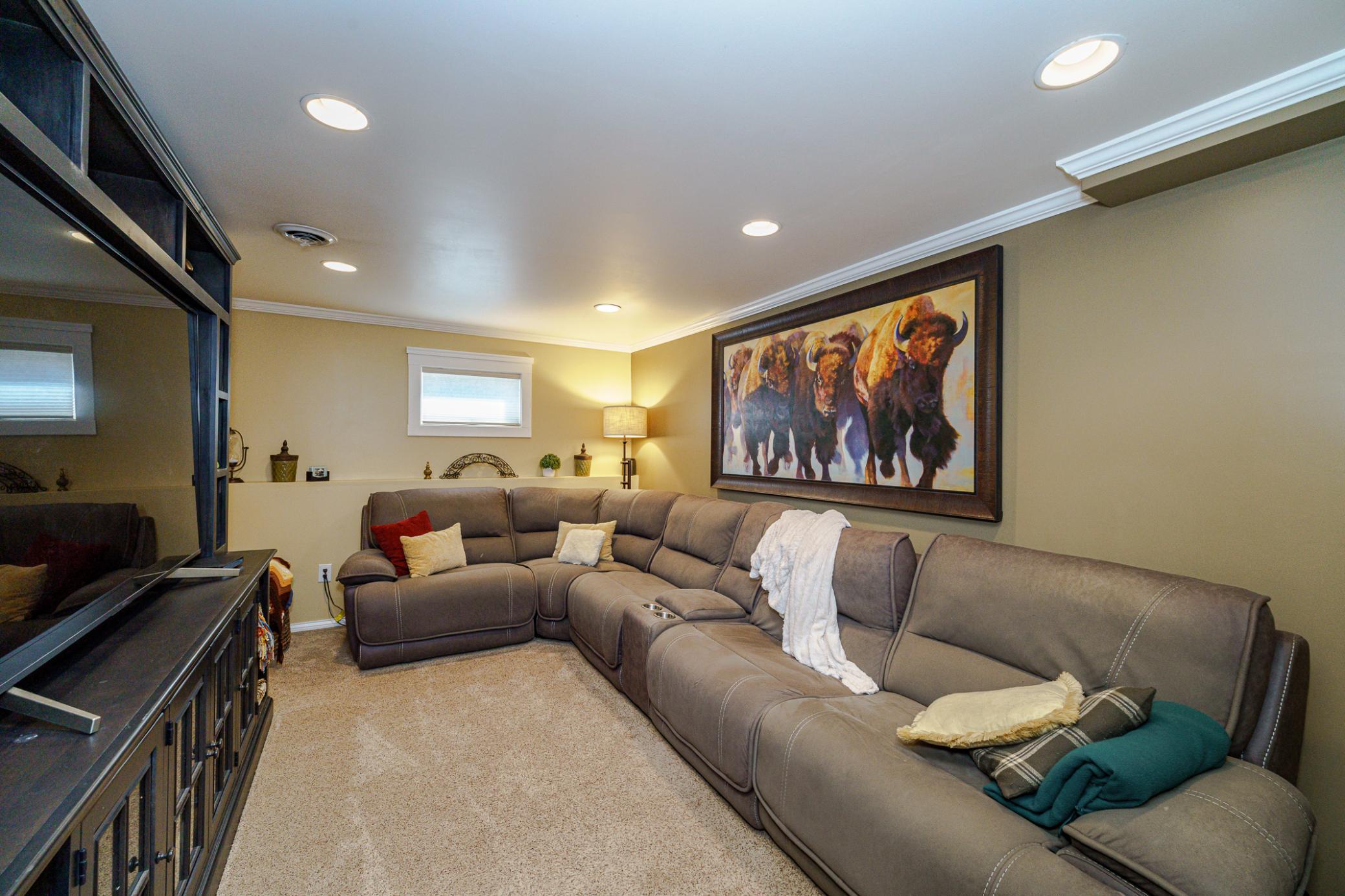 613 Chicago Drive Property Photo 32