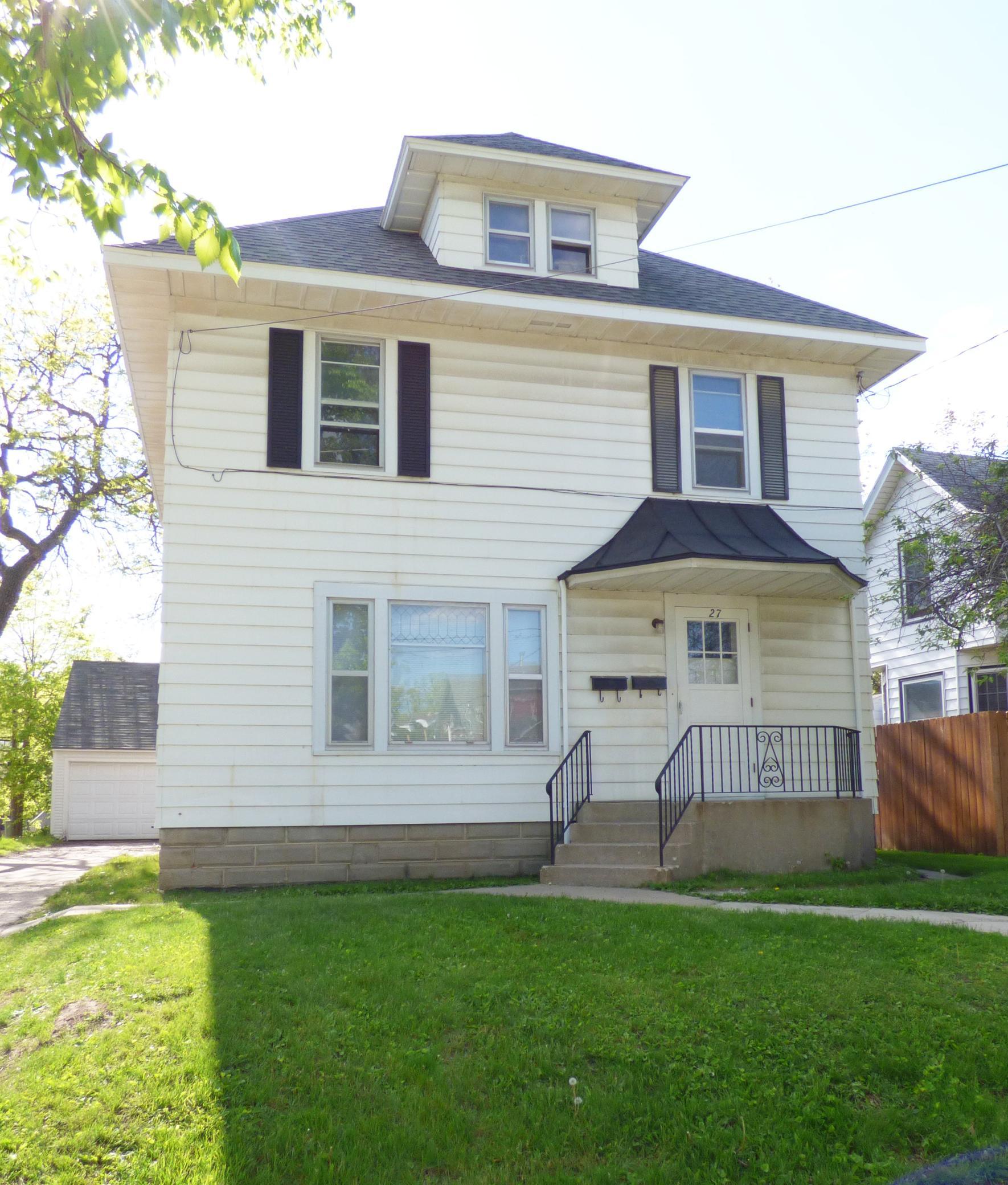 27 6th Avenue SE Property Photo 1