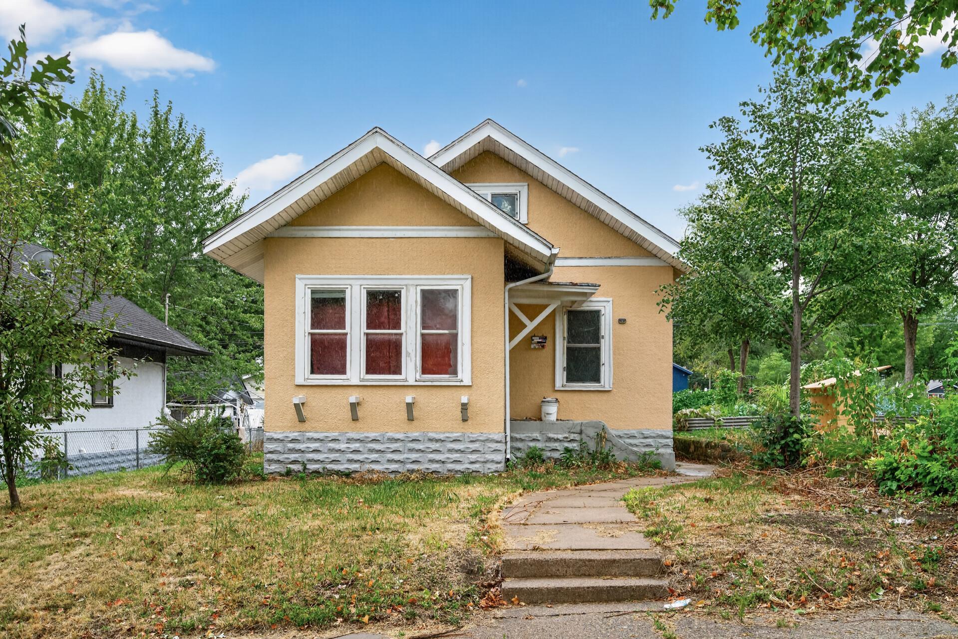 3455 Girard Avenue N Property Photo 1