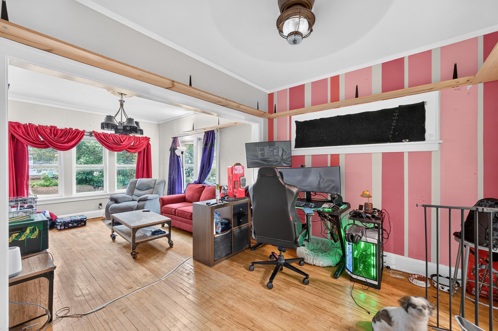 3455 Girard Avenue N Property Photo 6