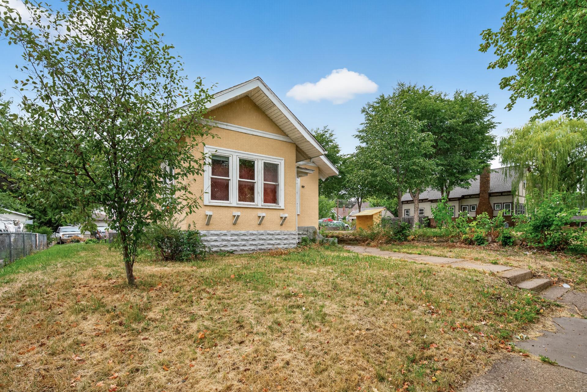3455 Girard Avenue N Property Photo 17