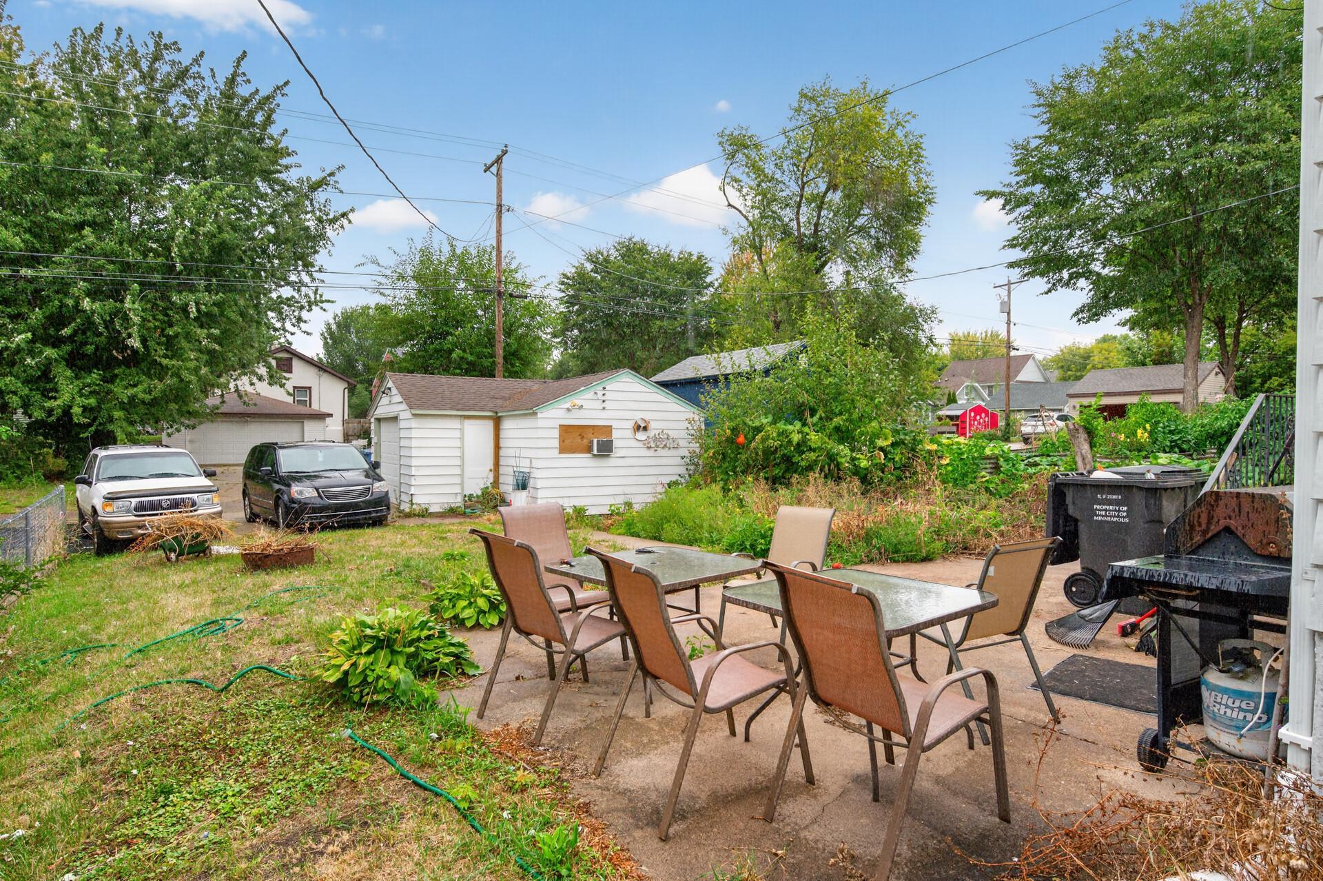 3455 Girard Avenue N Property Photo 18