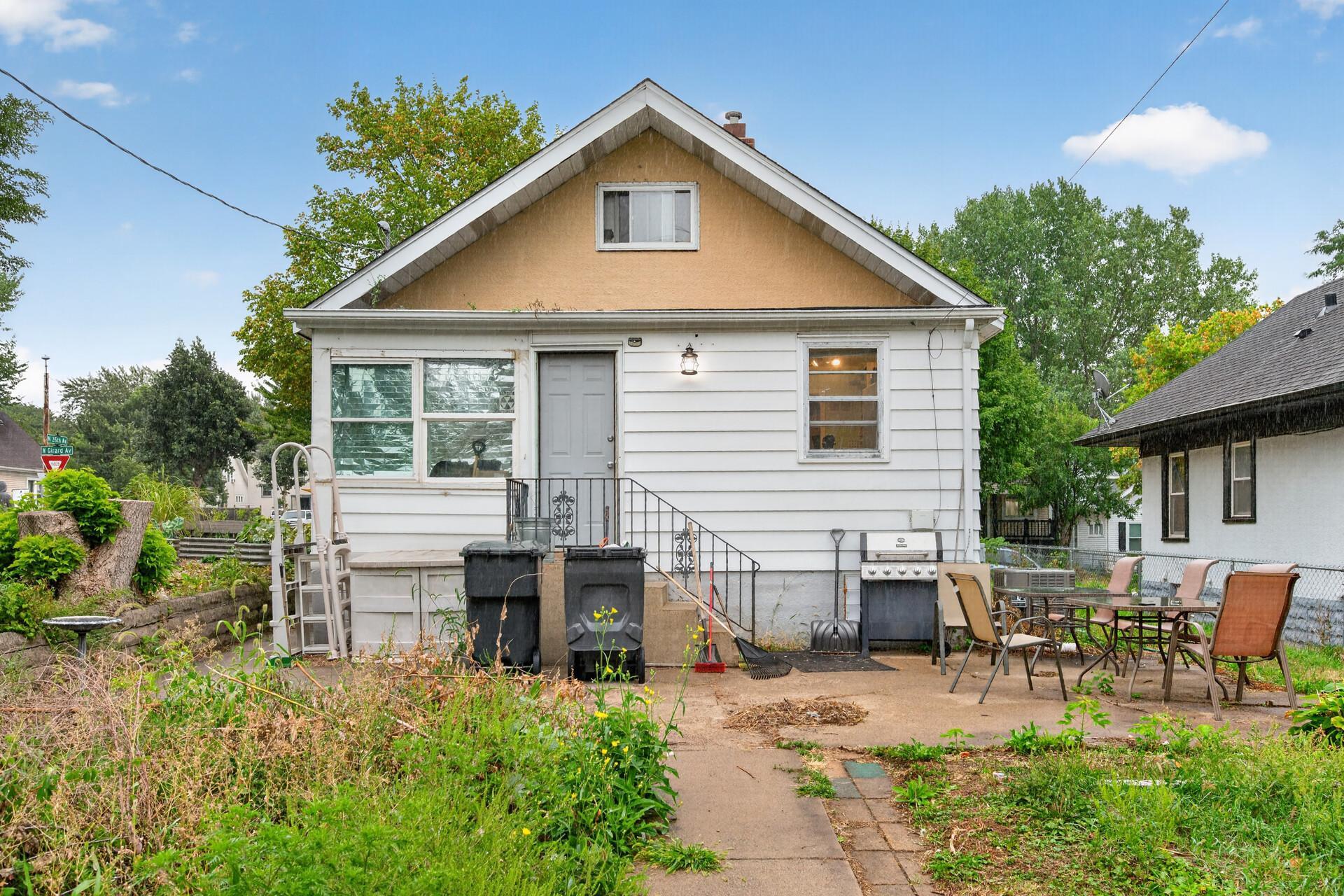 3455 Girard Avenue N Property Photo 20