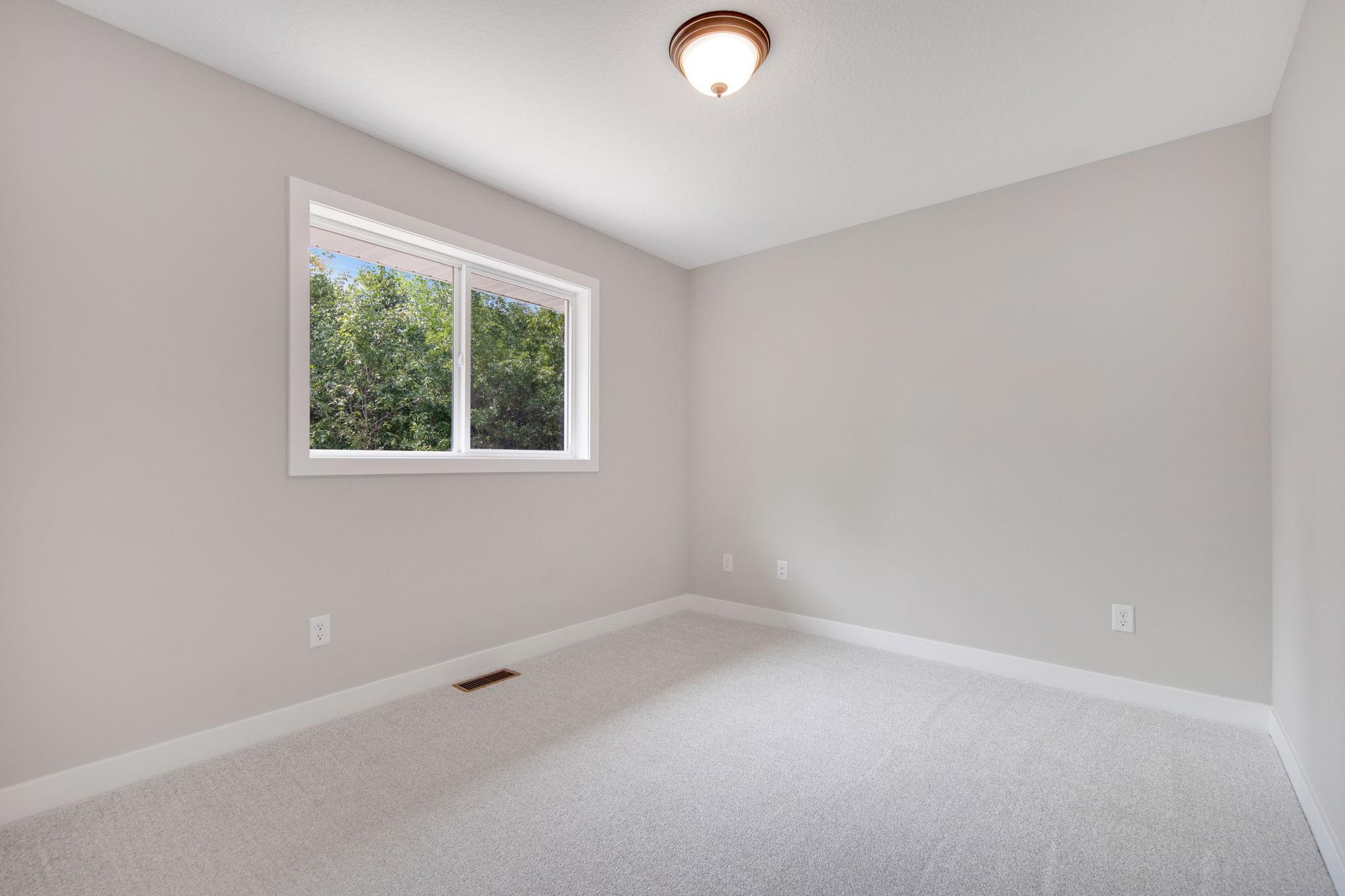 837 Sutherland Street Property Photo 18