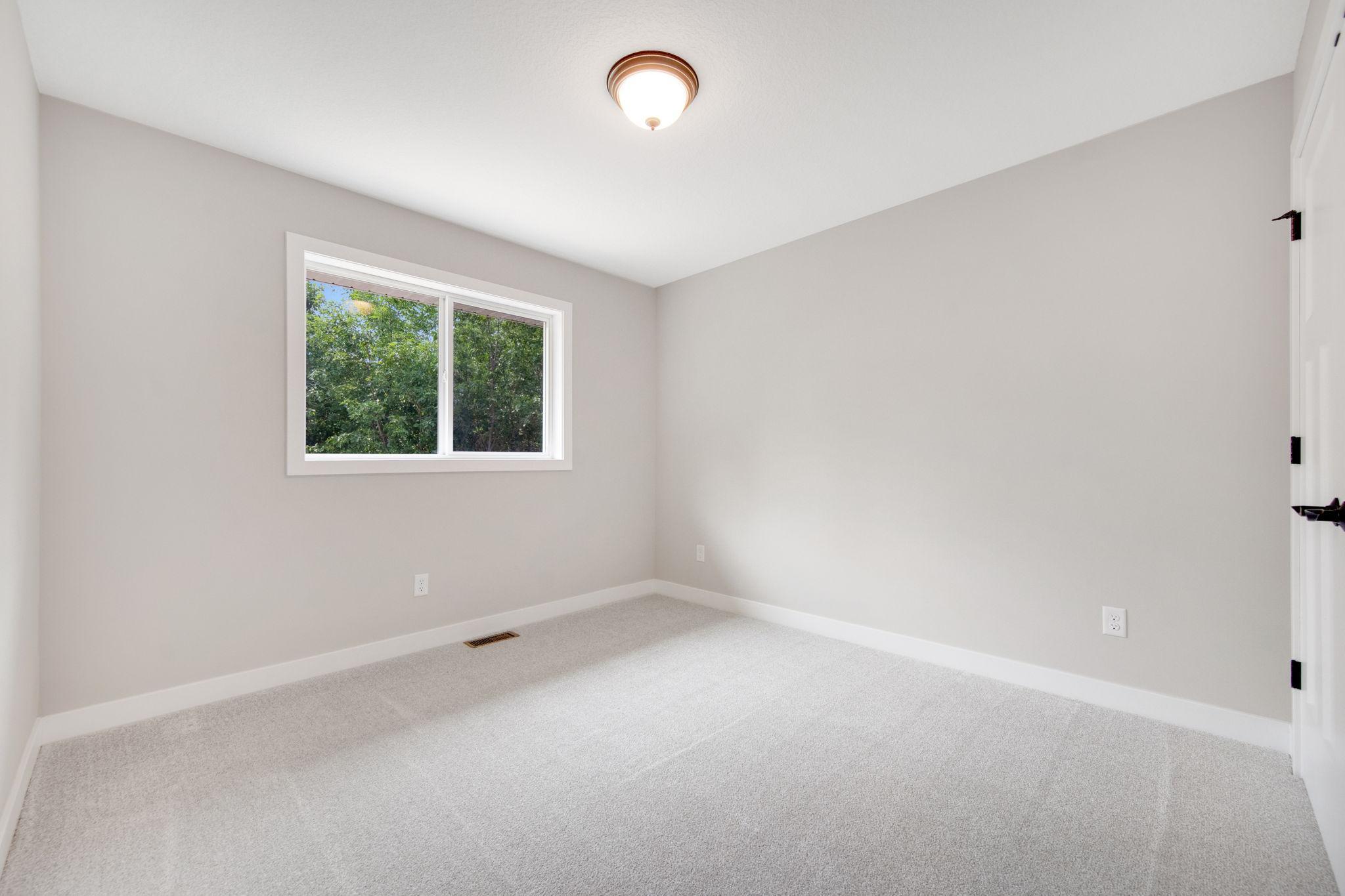 837 Sutherland Street Property Photo 20